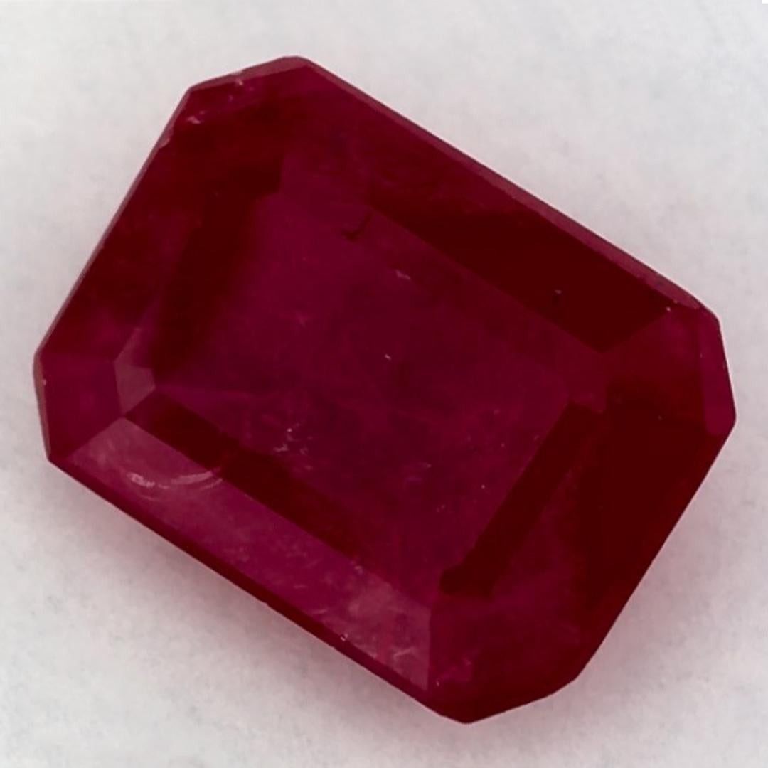 Une pierre de naissance exquise de couleur rouge pour le mois de juillet, censée véhiculer un statut de pouvoir et de richesse.

Explorez la vibrante collection d'émeraudes, de rubis et de saphirs de notre magasin, disponibles sous forme de pierres