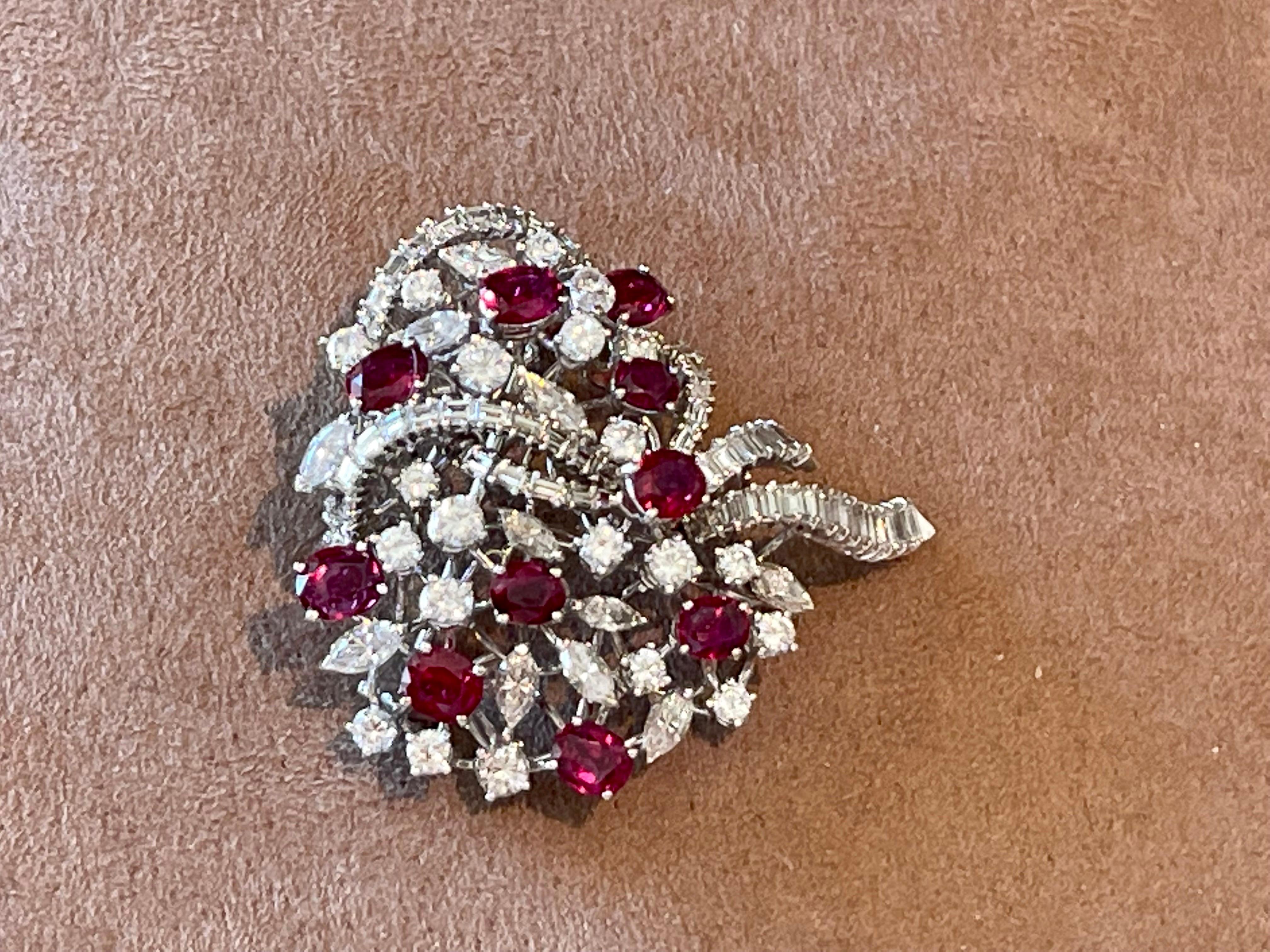 1960 18 K white Gold cluster Vintage Ruby Diamonds Brooch  For Sale 4