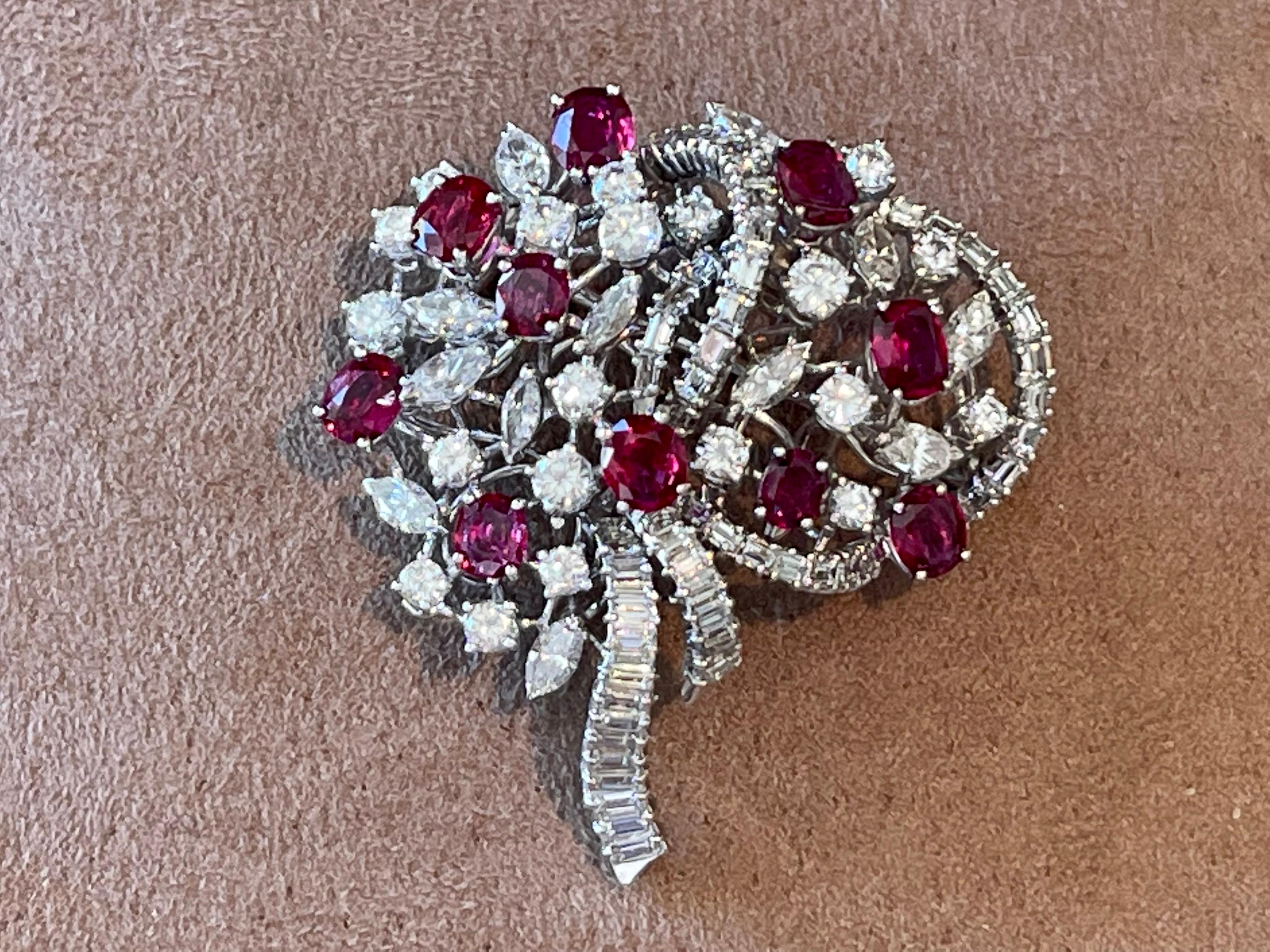 1960 18 K white Gold cluster Vintage Ruby Diamonds Brooch  For Sale 3