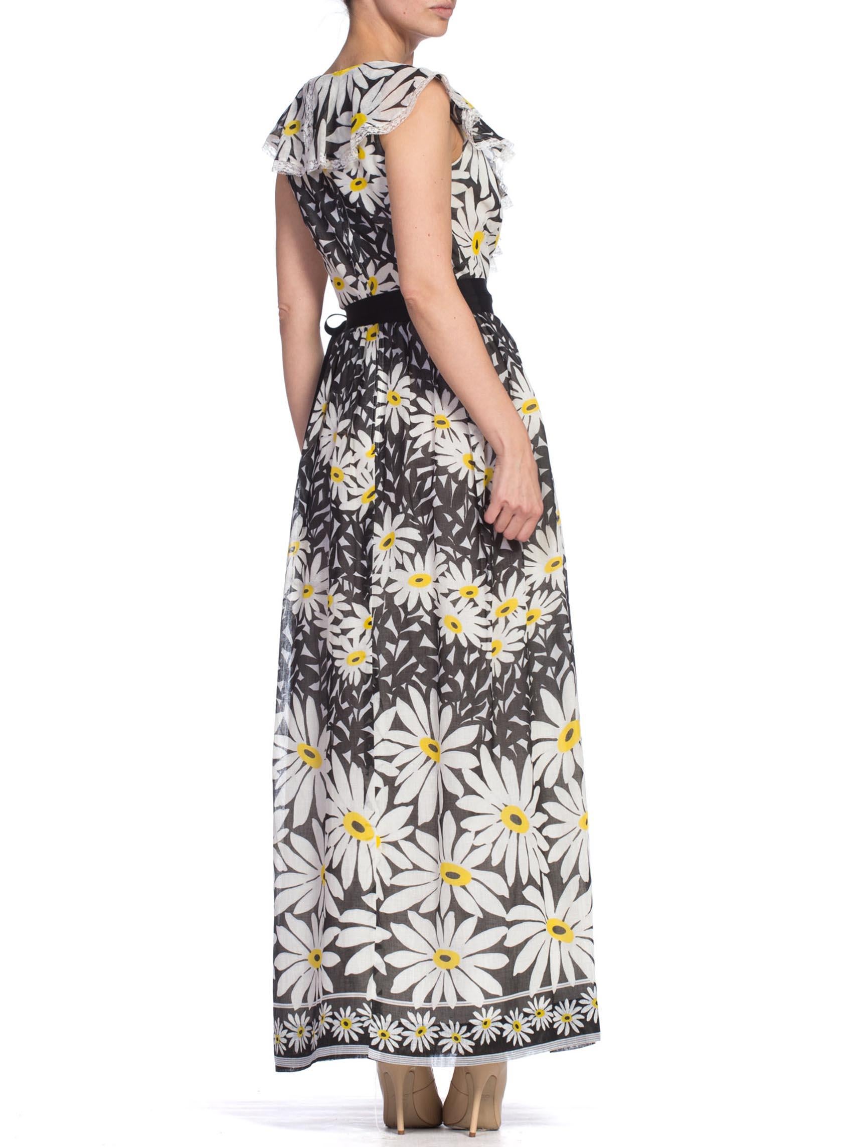 Women's 1970S Black & White Cotton Voile Flower Power Daisy Print Ruffled Lace Dress For Sale