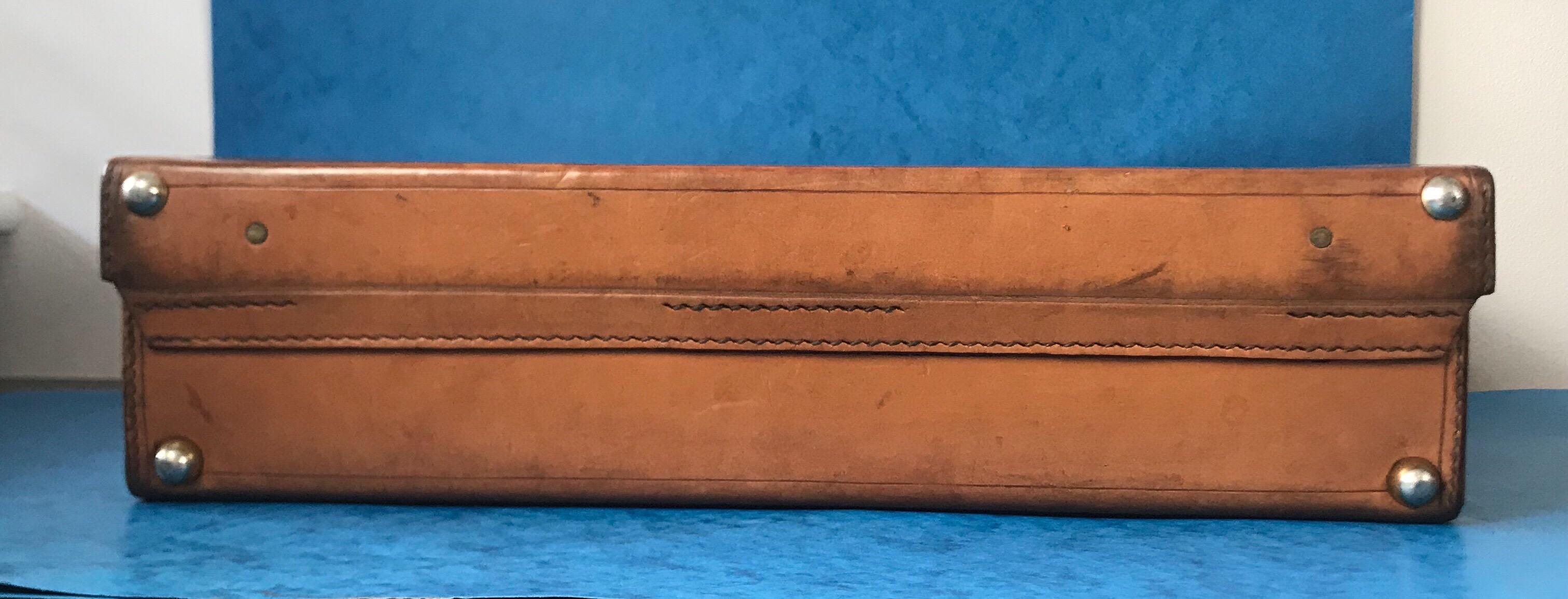 1960-1970 Hide Leather Attaché Case by “W & H Gidden” In Good Condition In Windsor, Berkshire