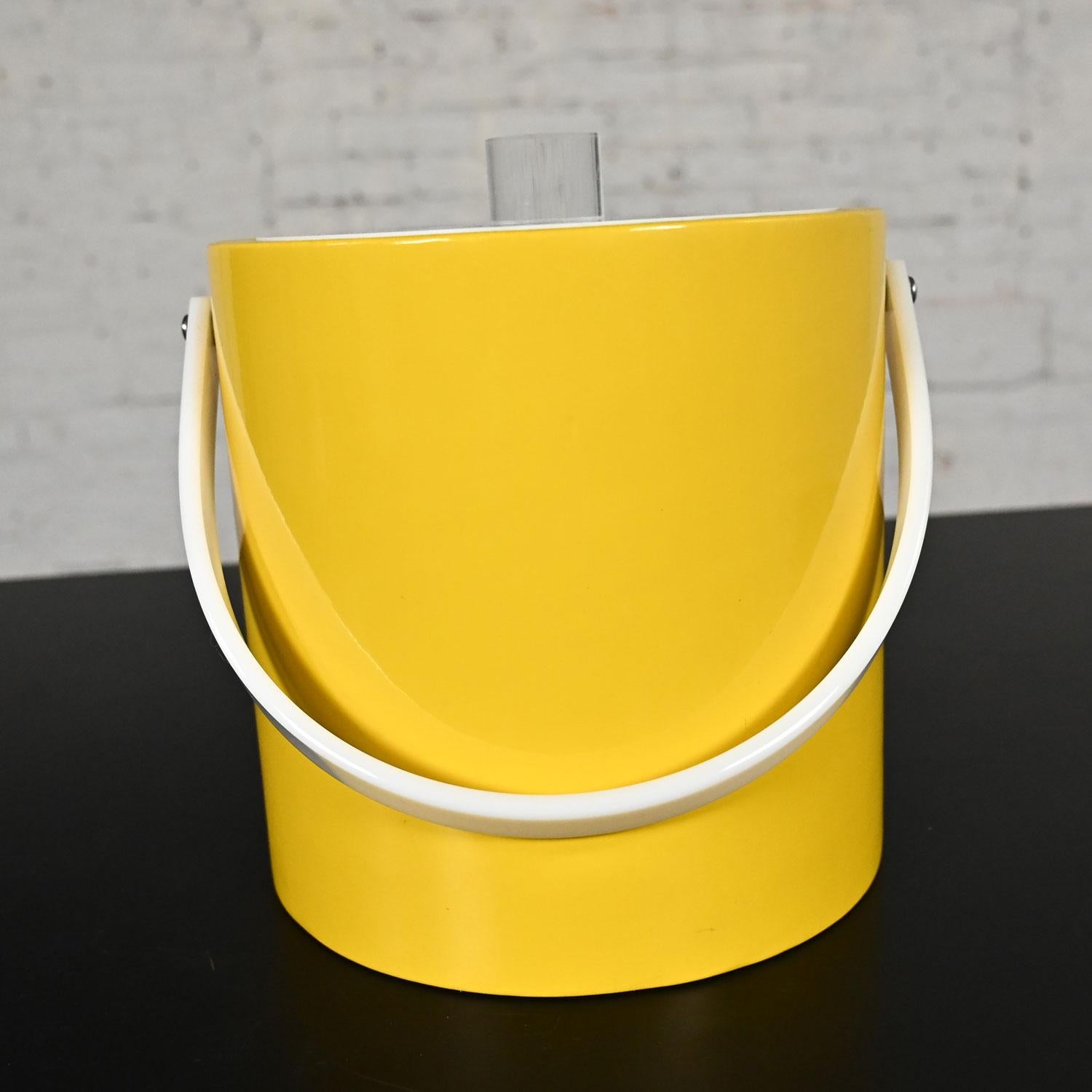 20th Century MCM Morgan & Company Bucket Brigade Ice Bucket Yellow W/ Tennis Design 1960-1970