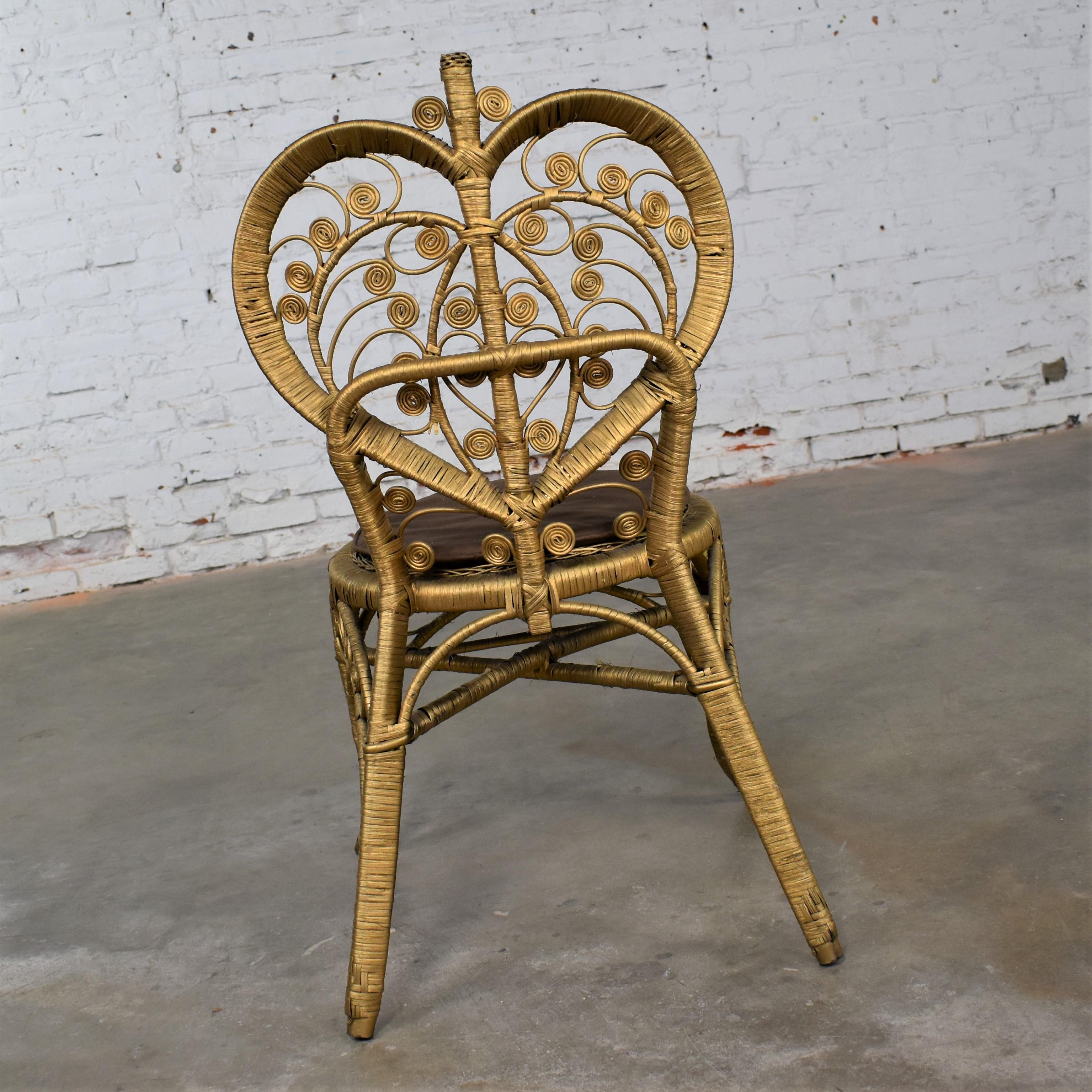1960-1970’s Hollywood Regency Bohemian Gold Wicker Accent Chair Heart Shape Back For Sale 5