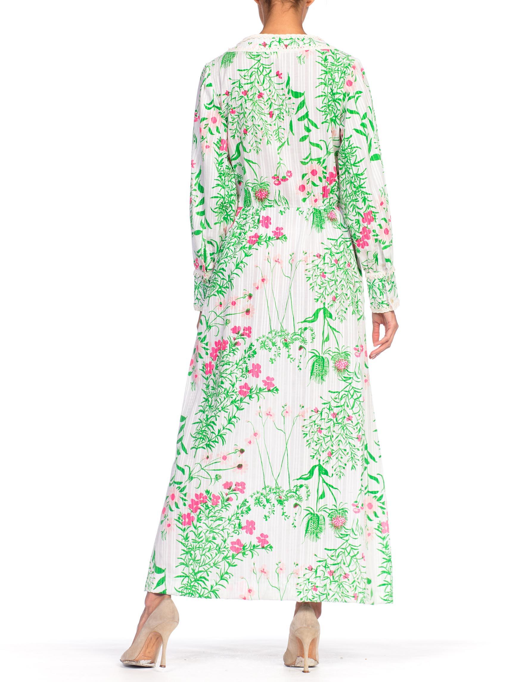 1960 - 1970s Lilly Pulitzer Size Large Floral Cotton & Lace Dress In Good Condition In New York, NY