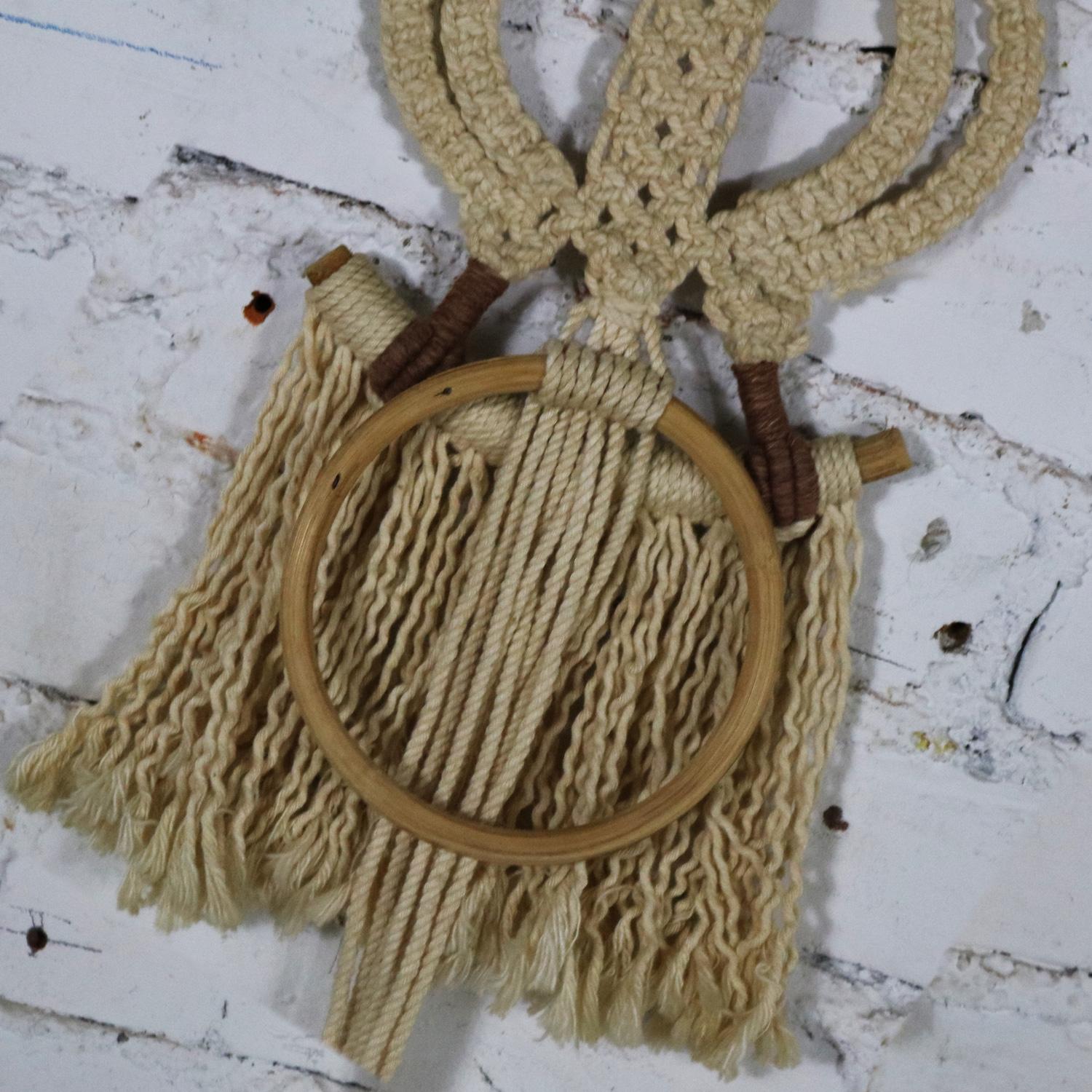 1960-1970's MCM Boho Chic Makramee Eule Wand hängende Handtuch Ringe ein Paar   im Angebot 3