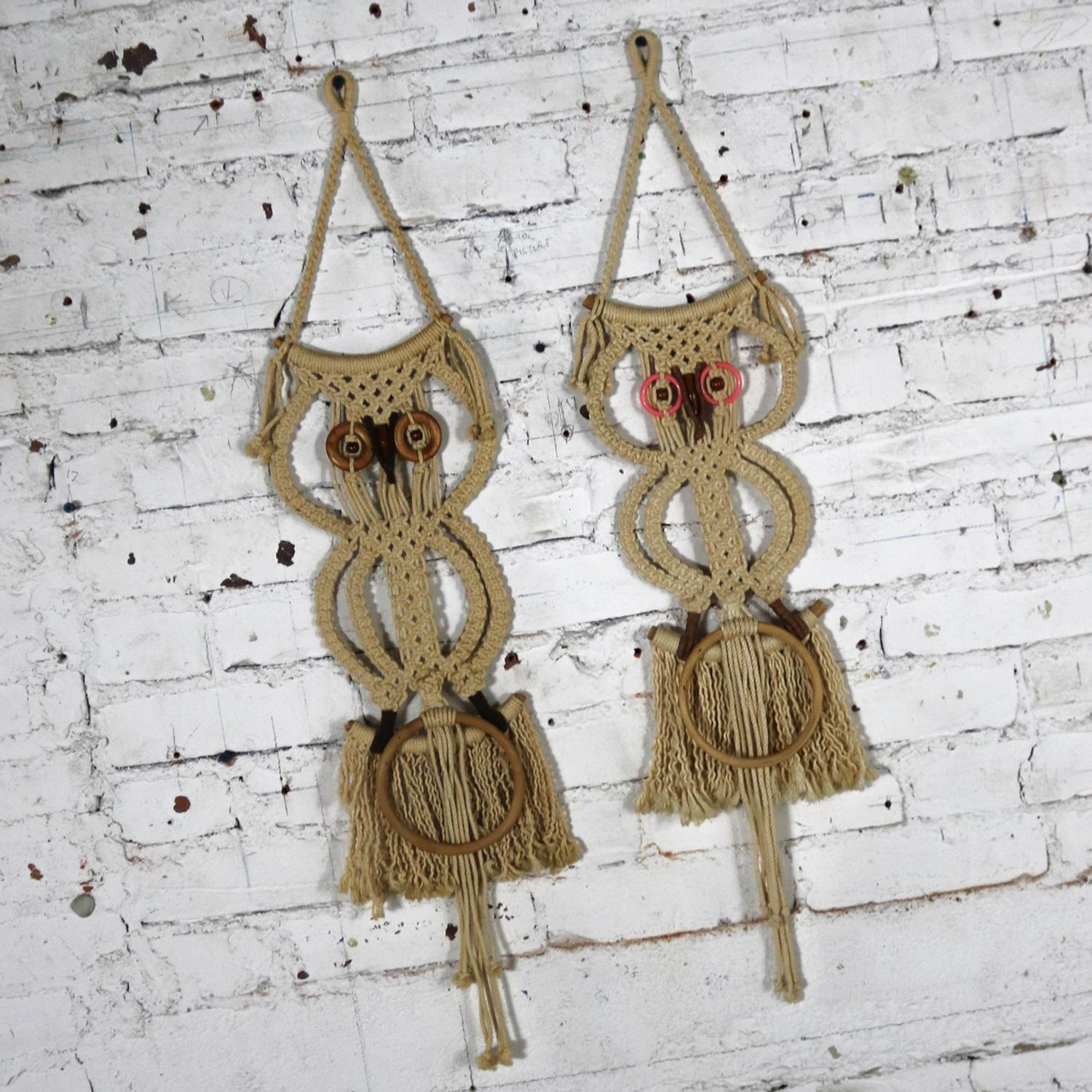 Fabulous pair of mid-century modern or Boho Chic macrame owl wall hangings or towel rings. Beautiful condition, keeping in mind that these are vintage and not new so will have signs of use and wear even if it has been refinished or restored. This