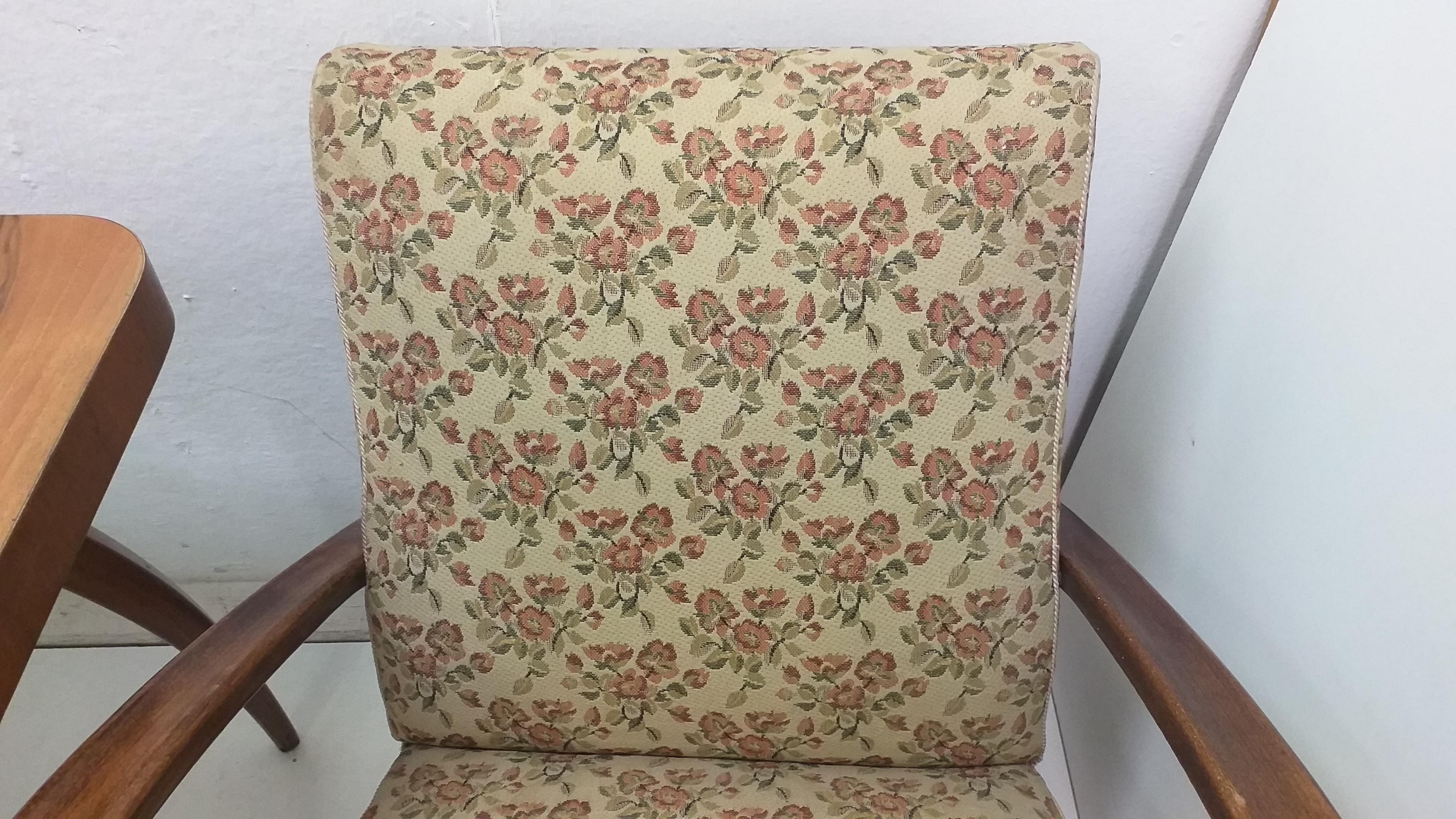Placage 2x fauteuils Halabala de 1960, H 269 et table à araignée, Tchécoslovaquie en vente