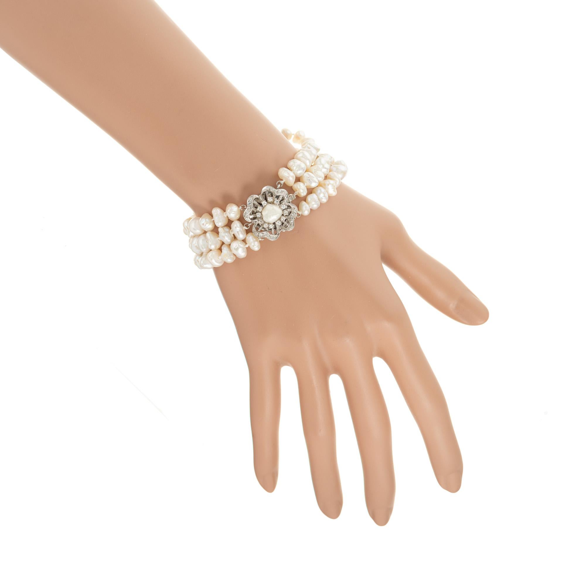 3strängiges Barock-Zuchtperlenarmband aus Weißgold mit Perlen und Diamanten, 1960 im Angebot 1