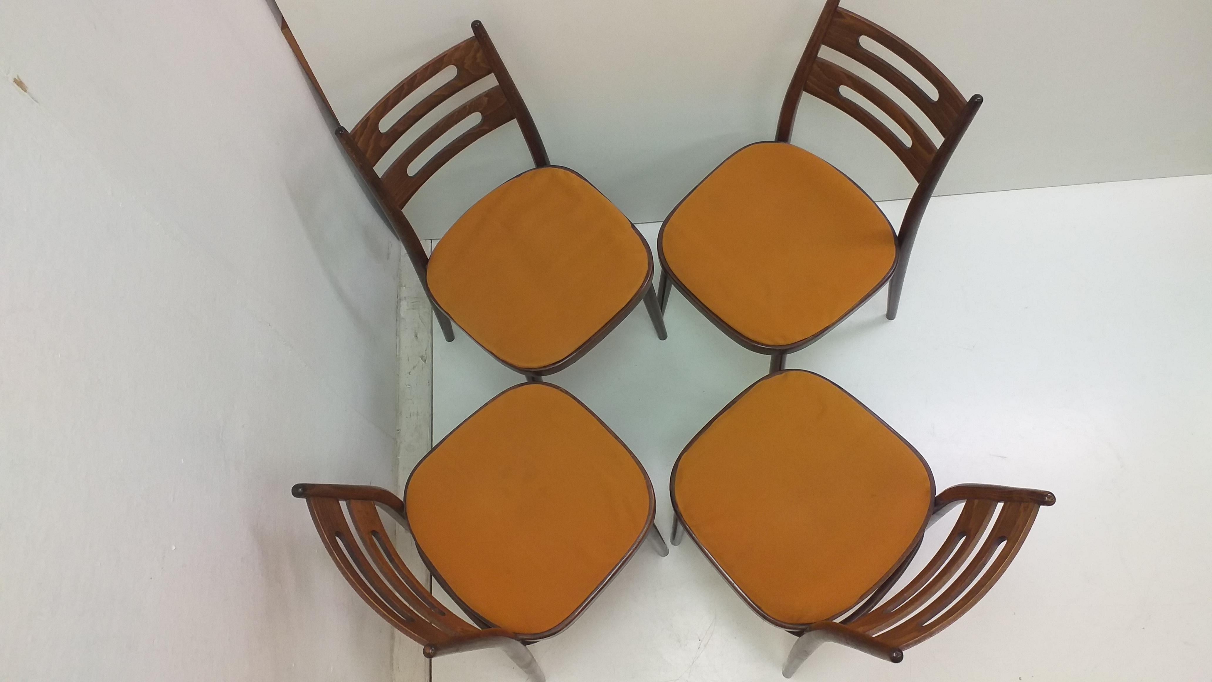 1960 4 Pieces of Ton Chairs, Czechoslovakia In Good Condition For Sale In Praha, CZ