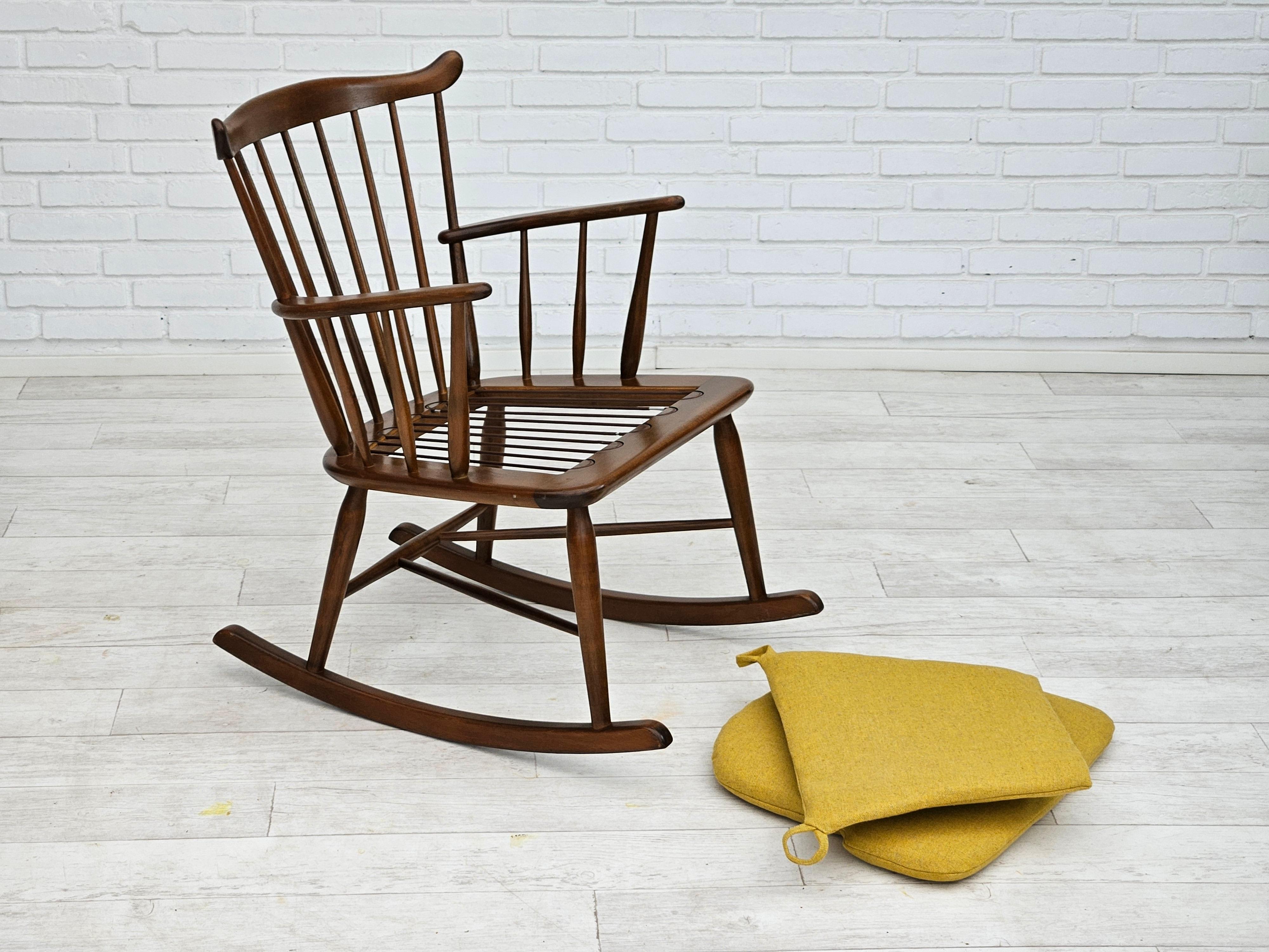 Années 1960-70, Design/One par Farstrup Stolefabrik, chaise à bascule rembourrée. en vente 7