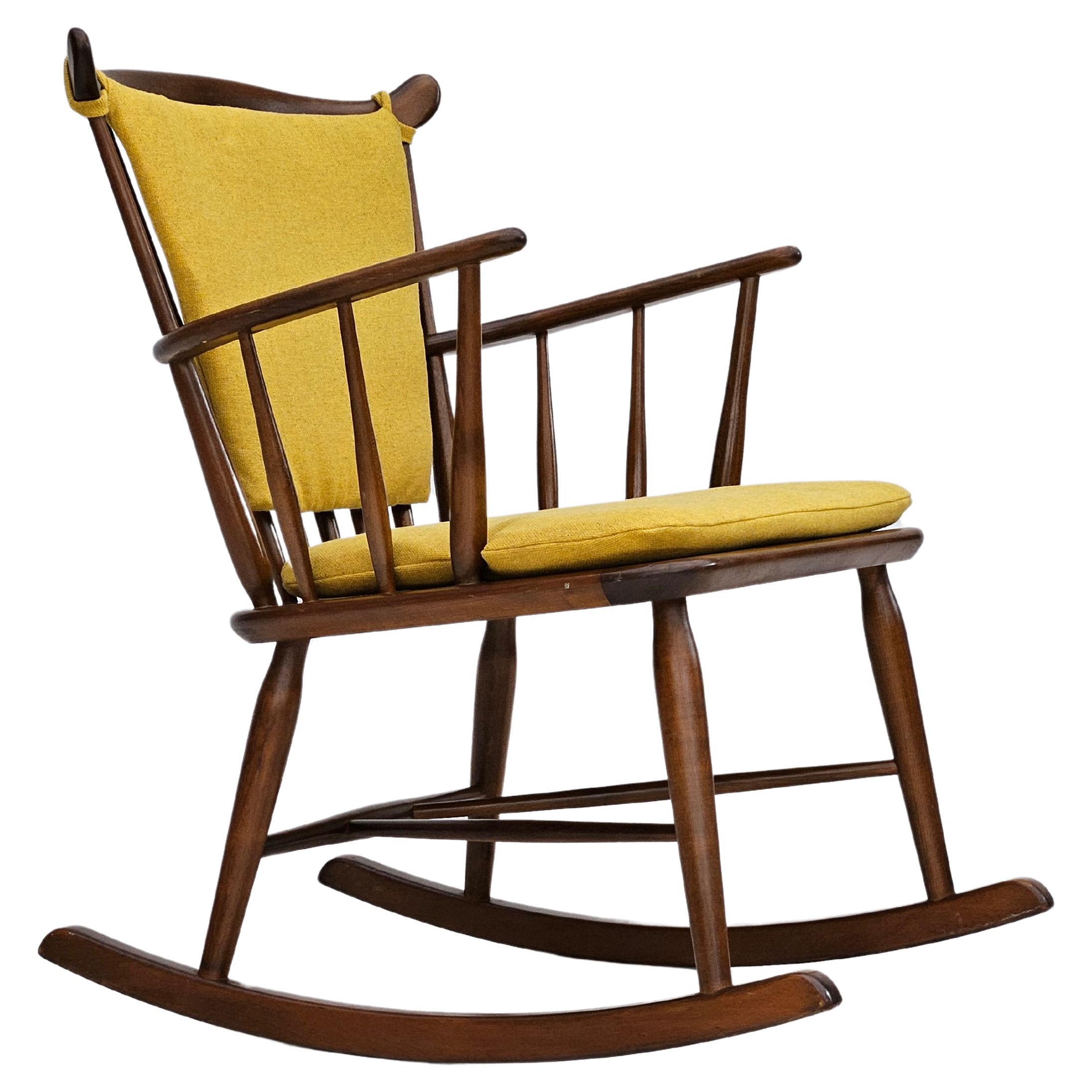 Années 1960-70, Design/One par Farstrup Stolefabrik, chaise à bascule rembourrée. en vente