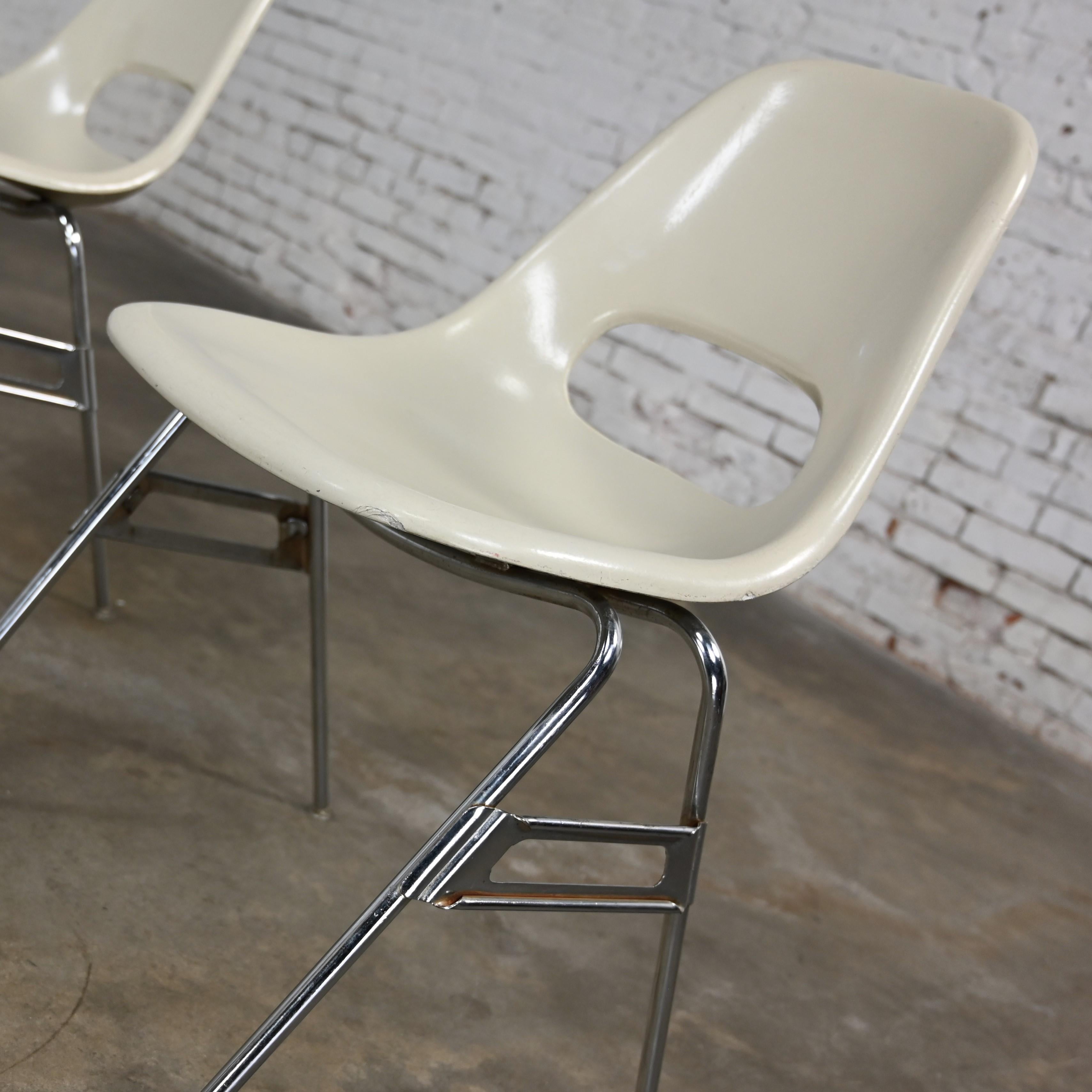 1960-70’s MCM Krueger International White Fiberglass & Chrome Stacking Chairs 10 10