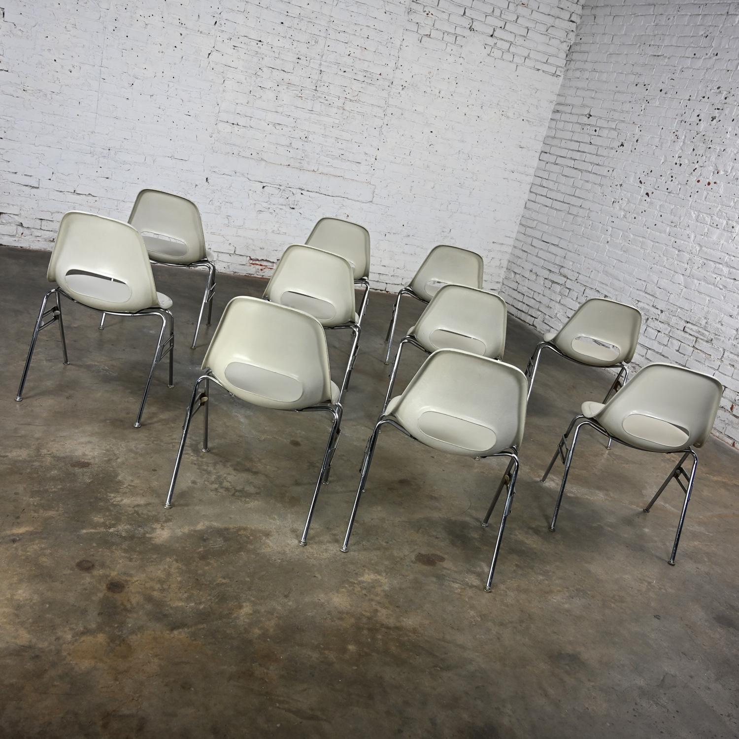 1960-70’s MCM Krueger International White Fiberglass & Chrome Stacking Chairs 10 3
