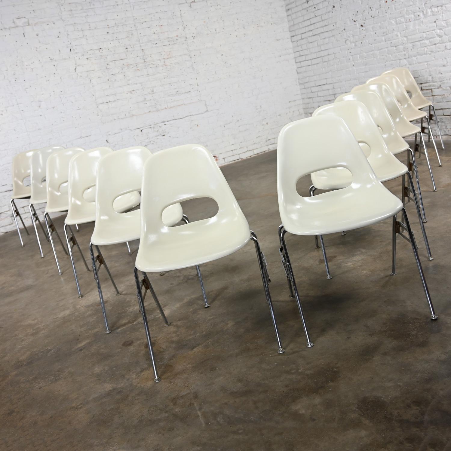 1960-70’s MCM Krueger International White Fiberglass & Chrome Stacking Chairs 12 1