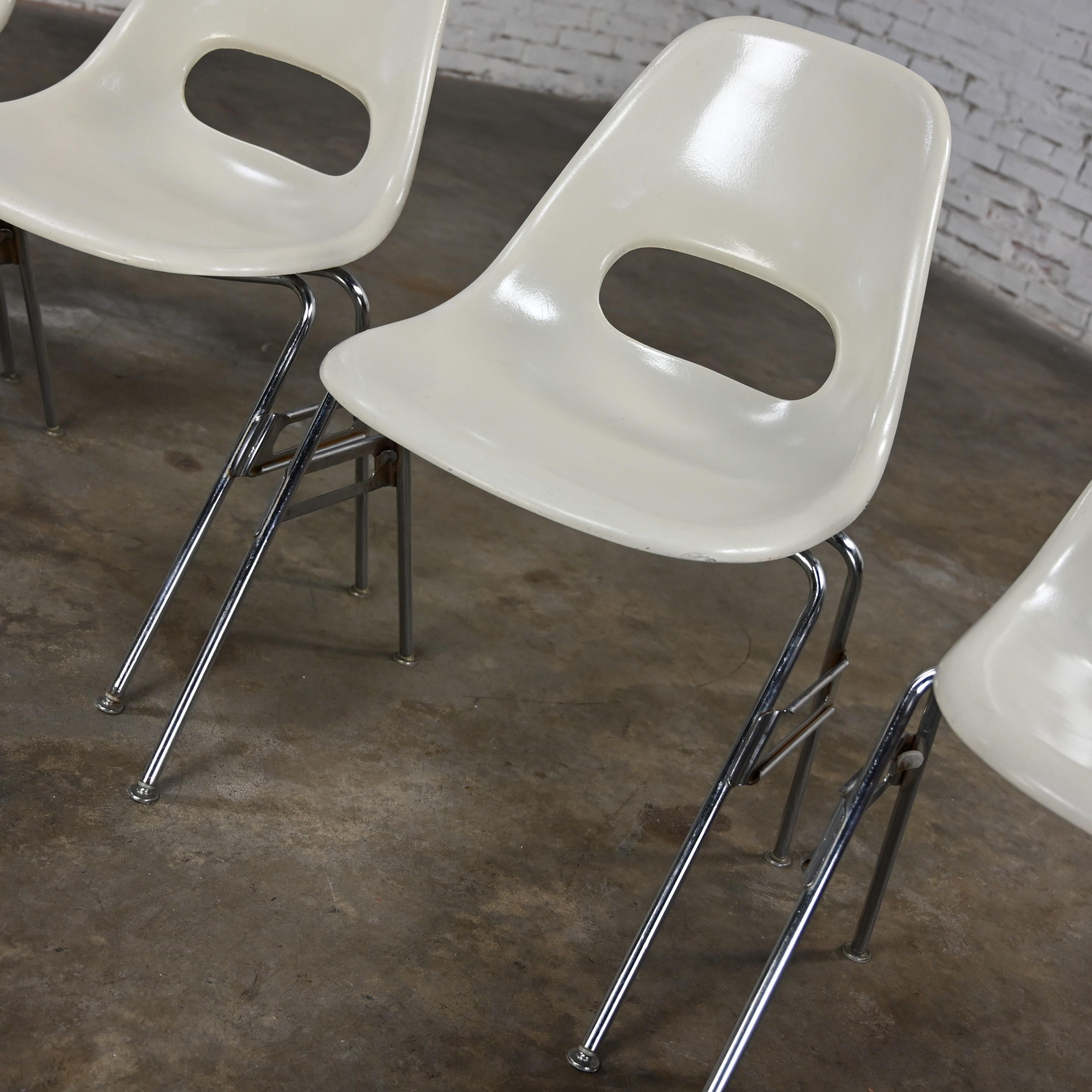 1960-70’s MCM Krueger International White Fiberglass & Chrome Stacking Chairs 4 For Sale 4