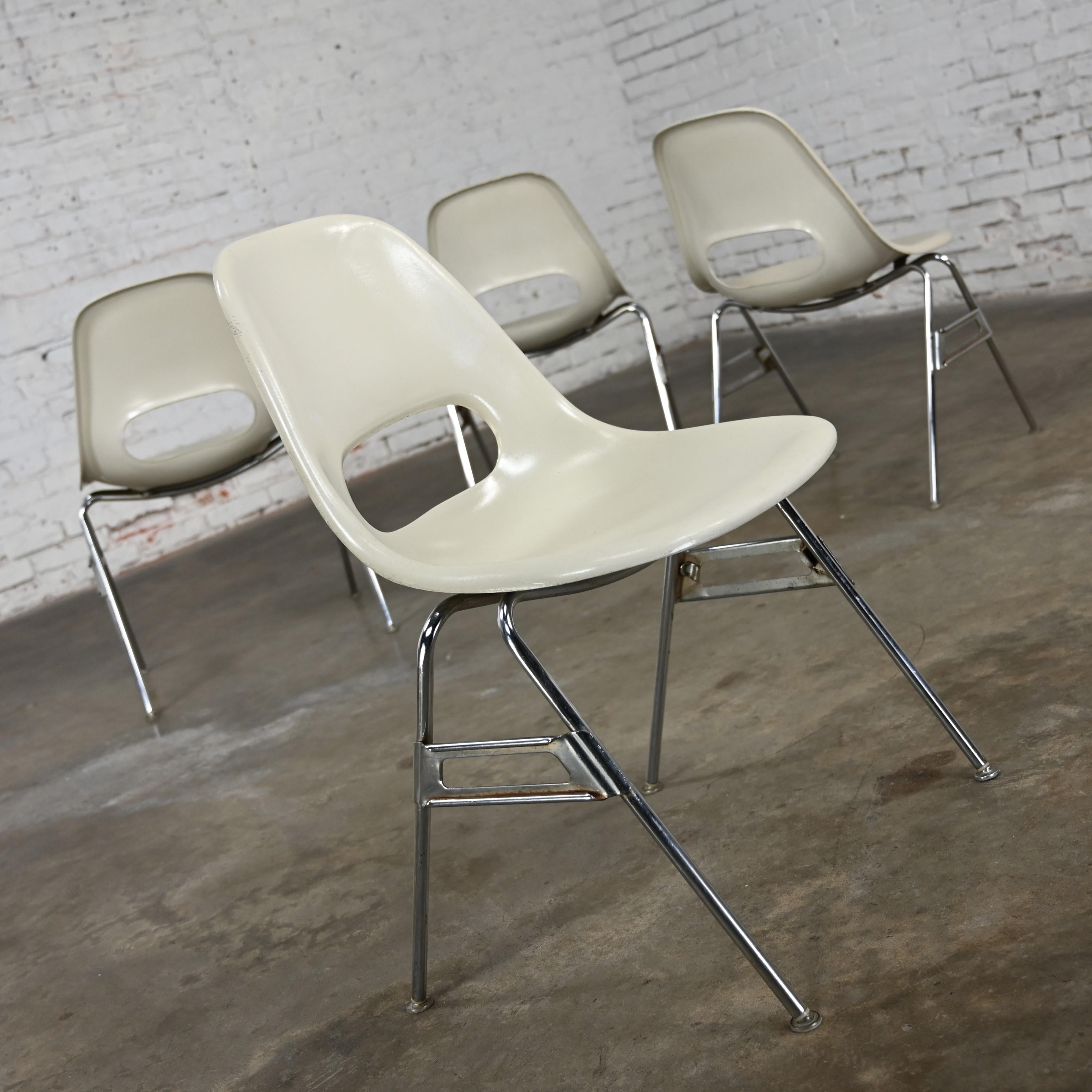 1960-70’s MCM Krueger International White Fiberglass & Chrome Stacking Chairs 4 4