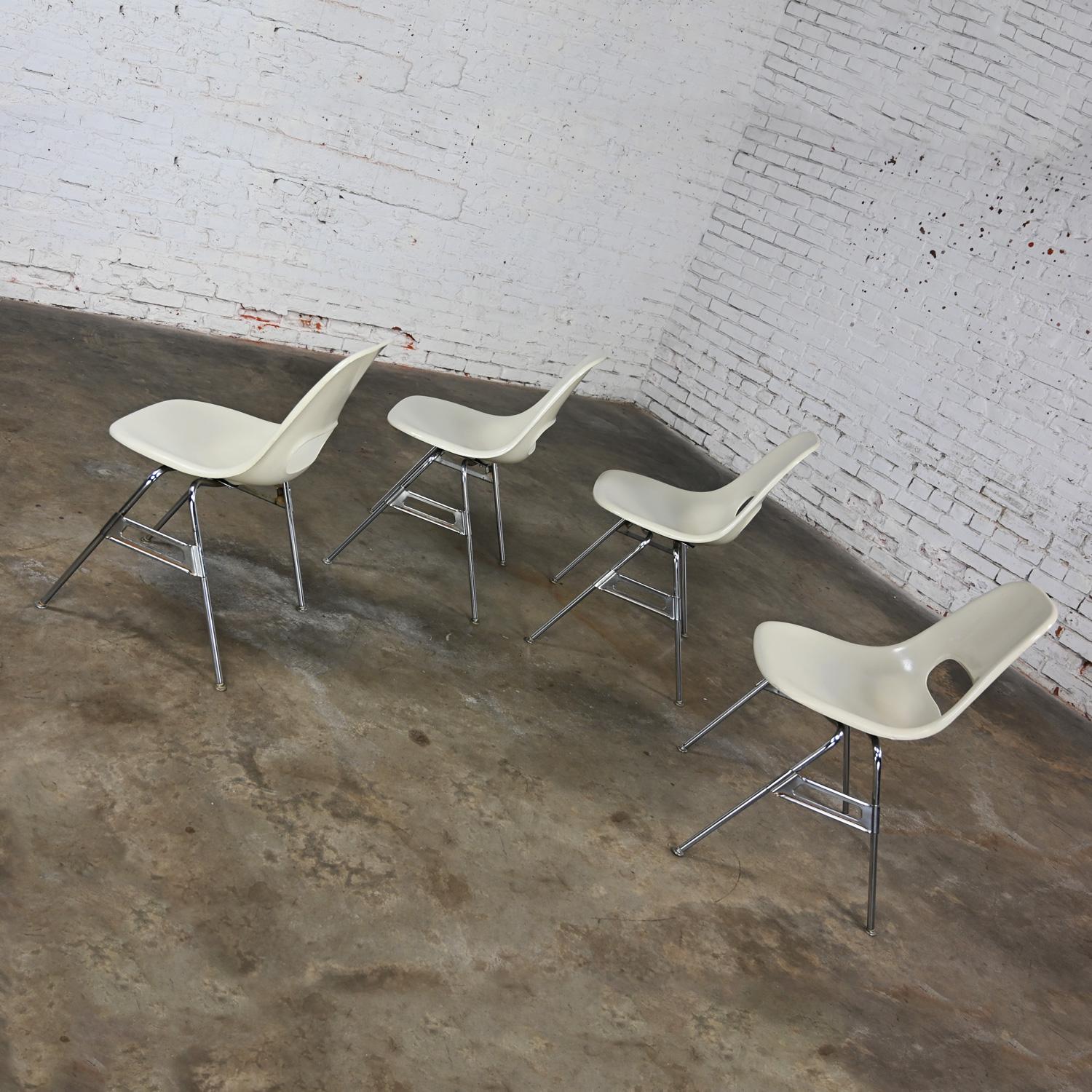 fiberglass chairs 1960