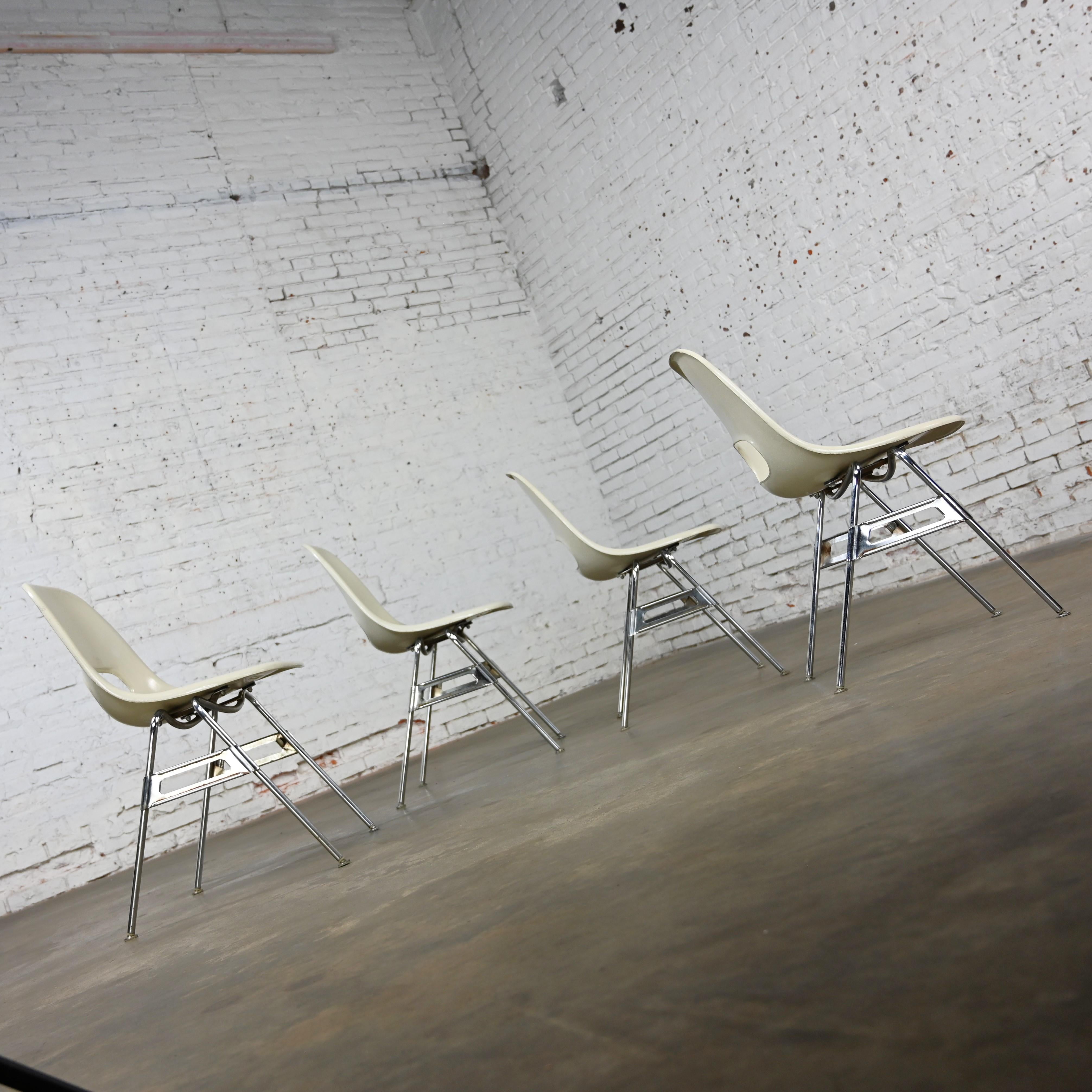 1960-70’s MCM Krueger International White Fiberglass & Chrome Stacking Chairs 4 For Sale 2