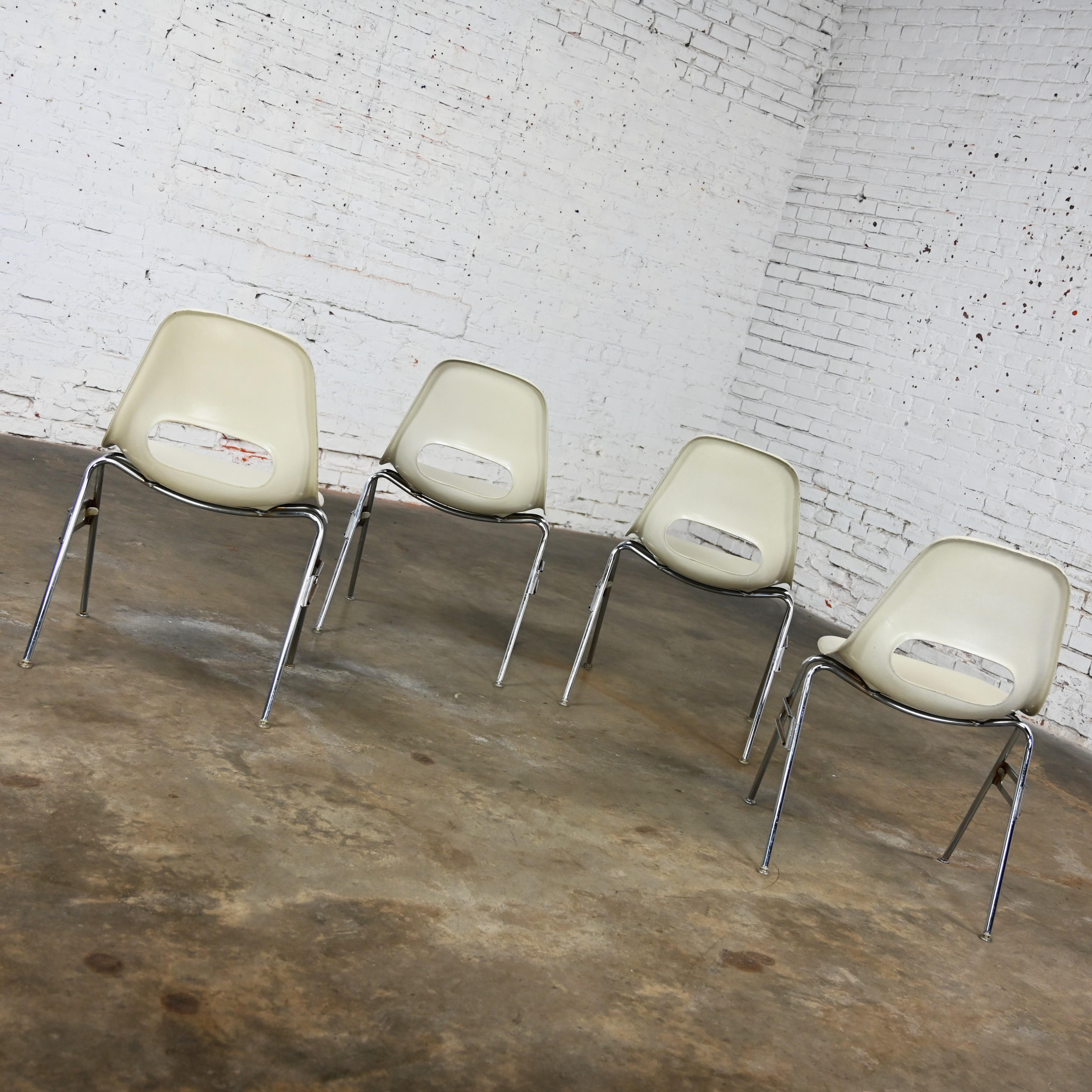 1960-70’s MCM Krueger International White Fiberglass & Chrome Stacking Chairs 4 For Sale 2