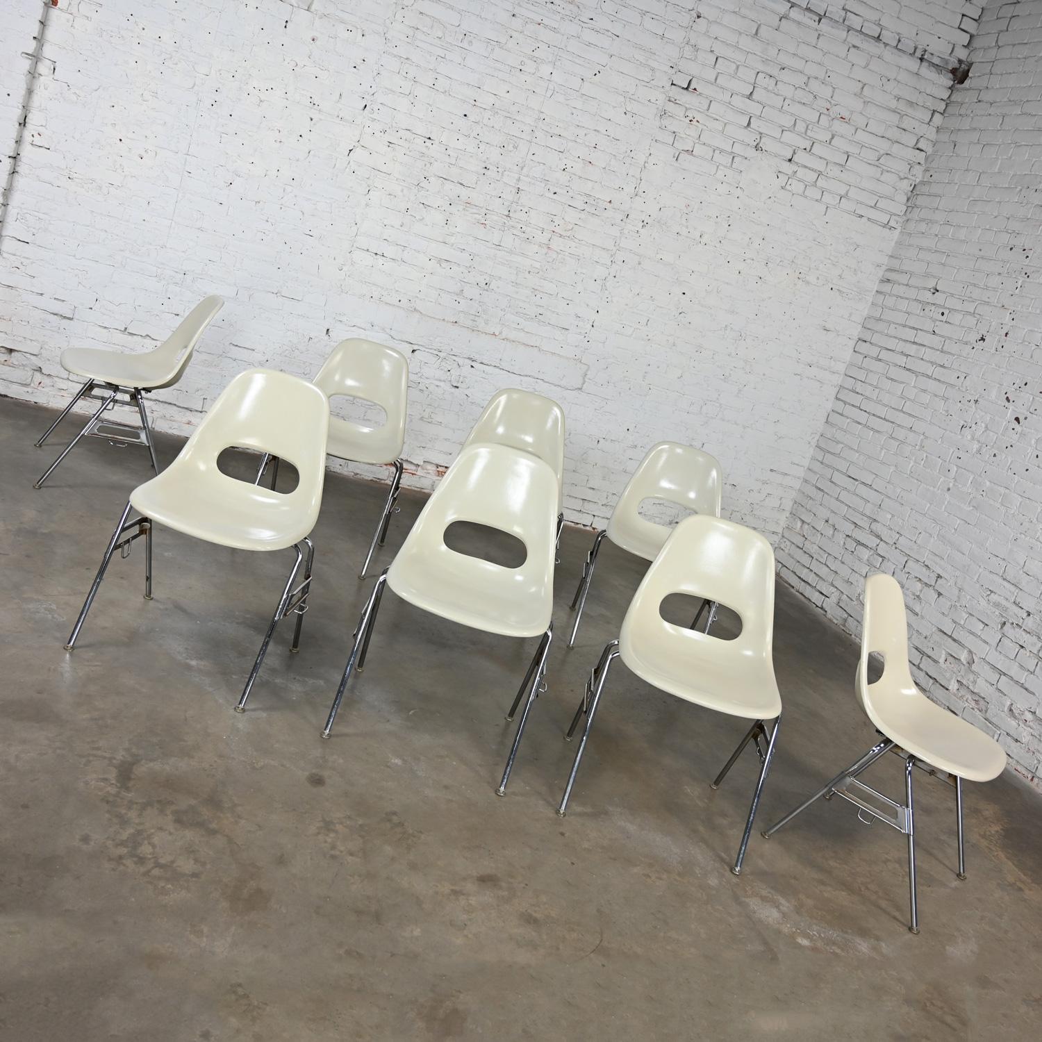 1960-70’s MCM Krueger International White Fiberglass & Chrome Stacking Chairs 8 For Sale 2