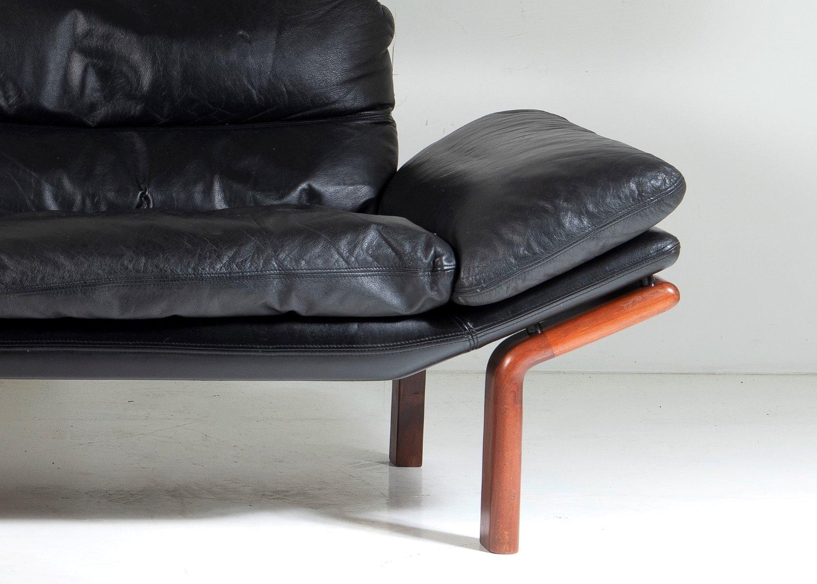 1960-70s Mid-Century Modern Danish Black Leather and Teak Sofa by Komfort For Sale 4