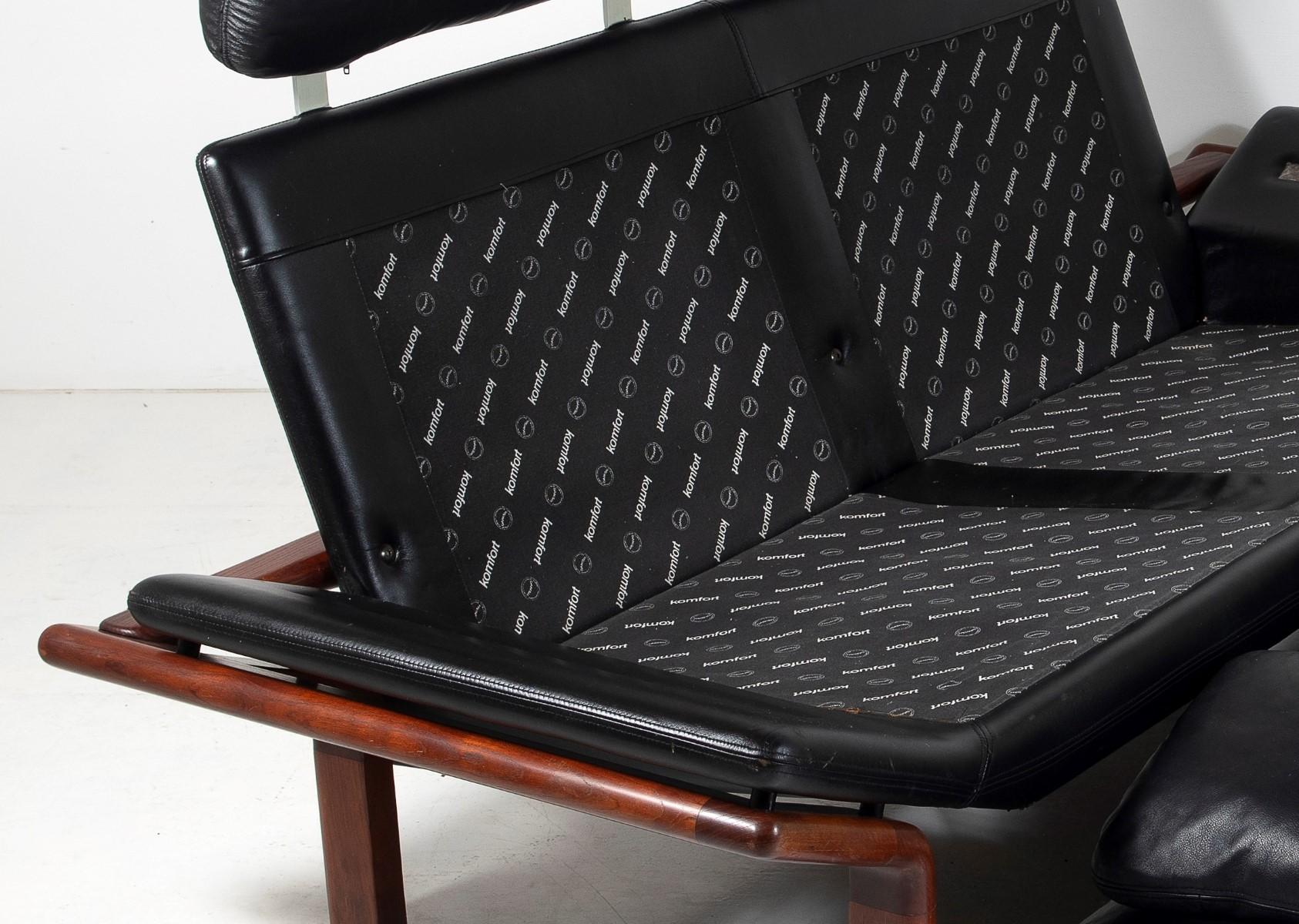 1960-70s Mid-Century Modern Danish Black Leather and Teak Sofa by Komfort For Sale 9