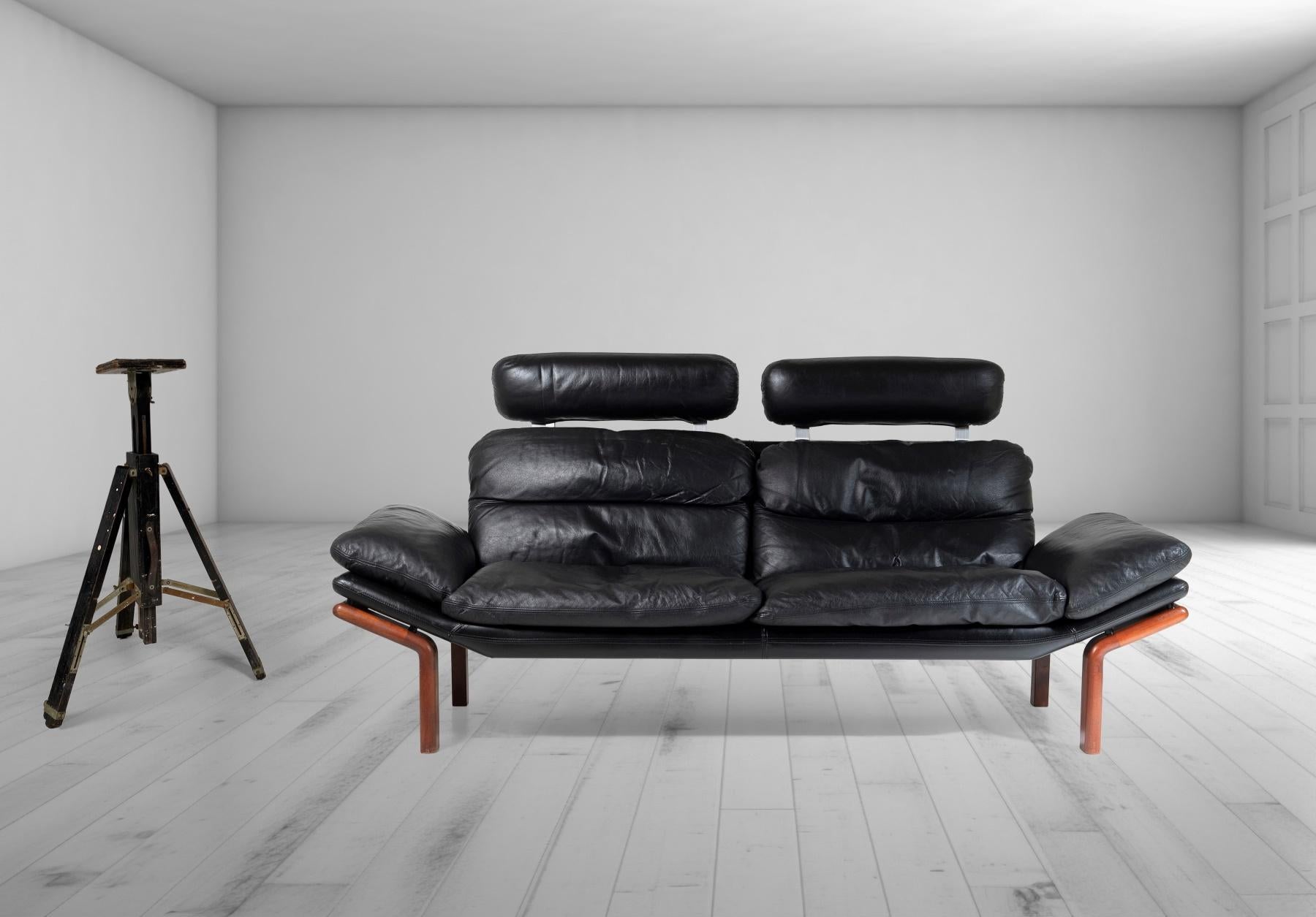 1960-70s Mid-Century Modern Danish Black Leather and Teak Sofa by Komfort For Sale 12