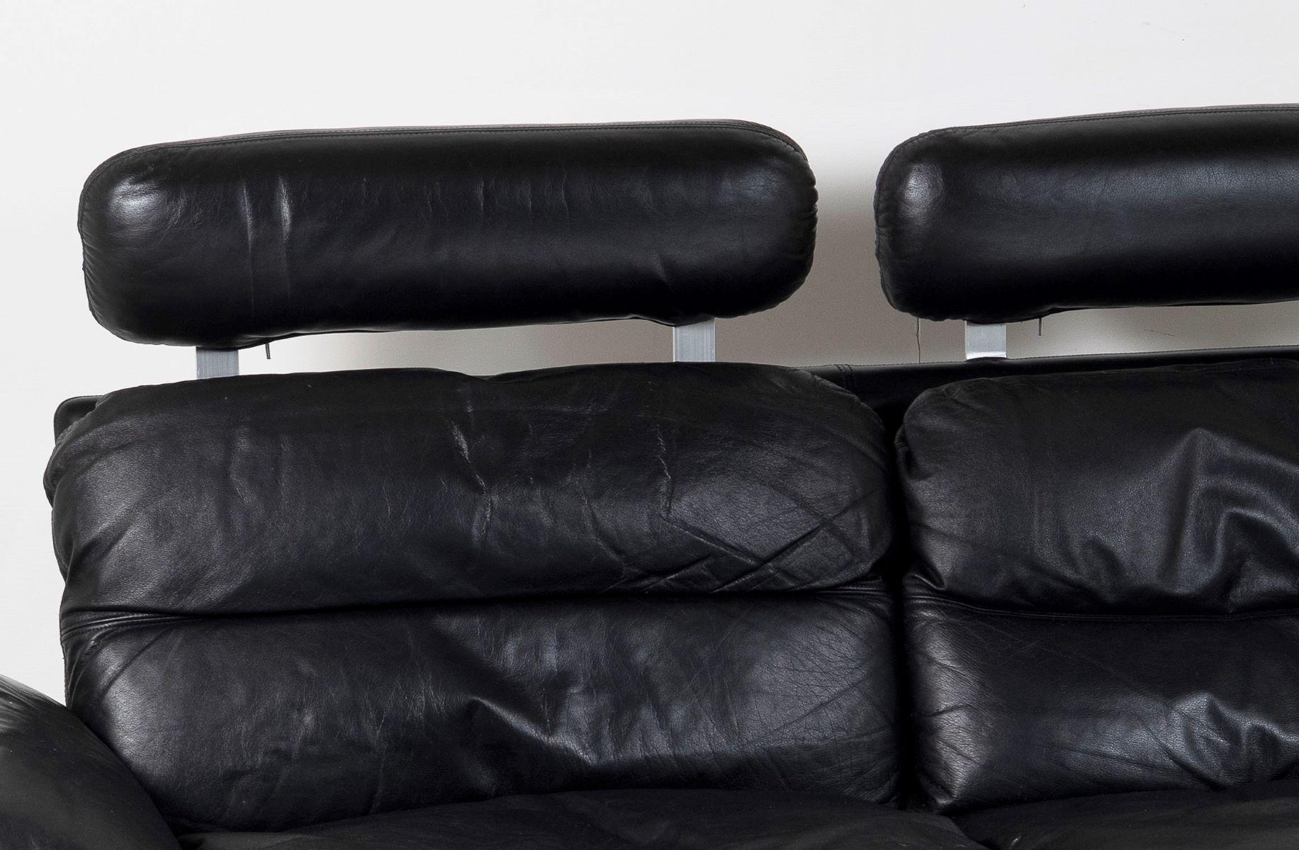 1960-70s Mid-Century Modern Danish Black Leather and Teak Sofa by Komfort For Sale 4