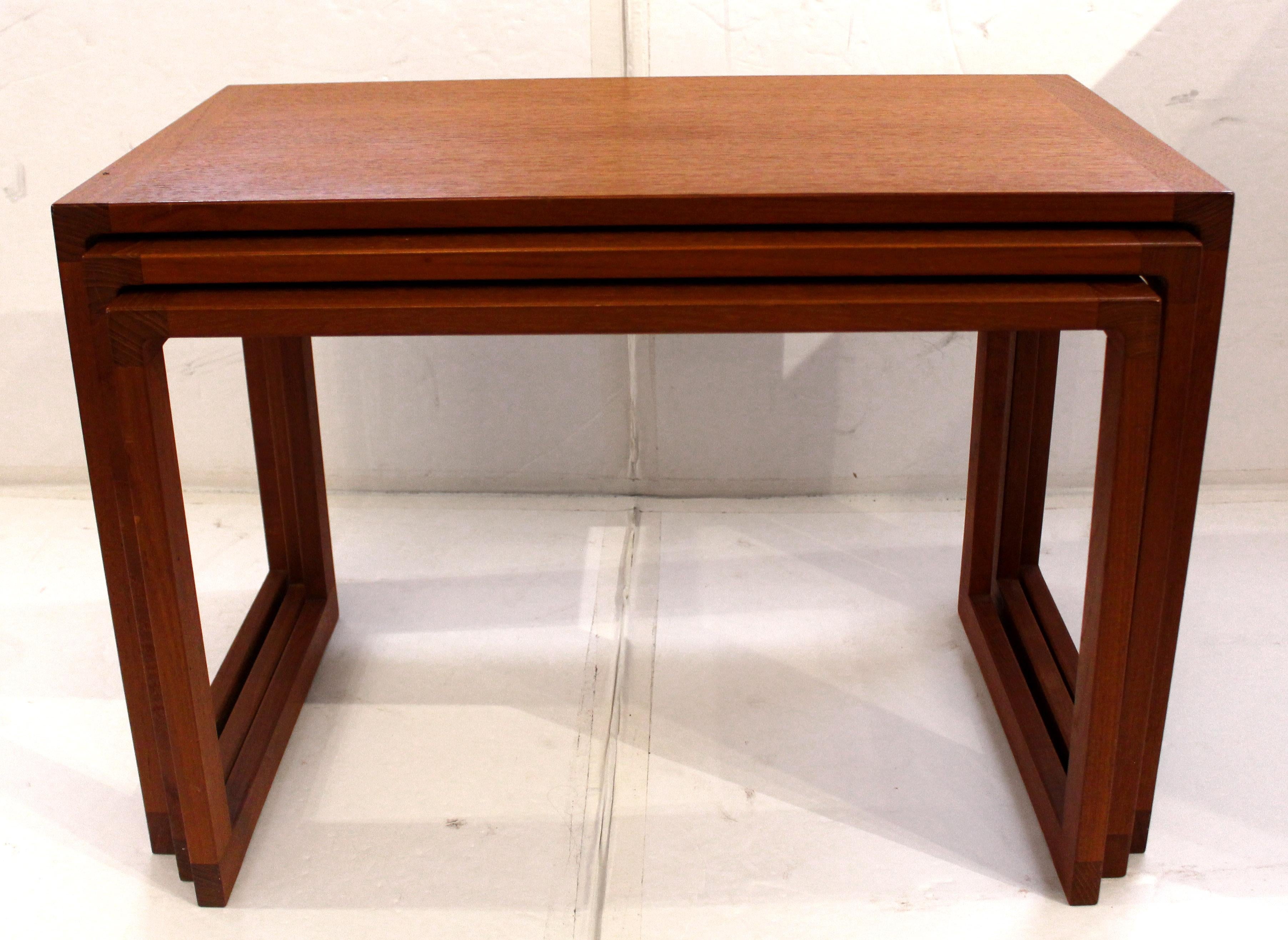 1960-70s Mid Century Modern Set of Three Teak Nesting Tables, Danish In Good Condition In Chapel Hill, NC
