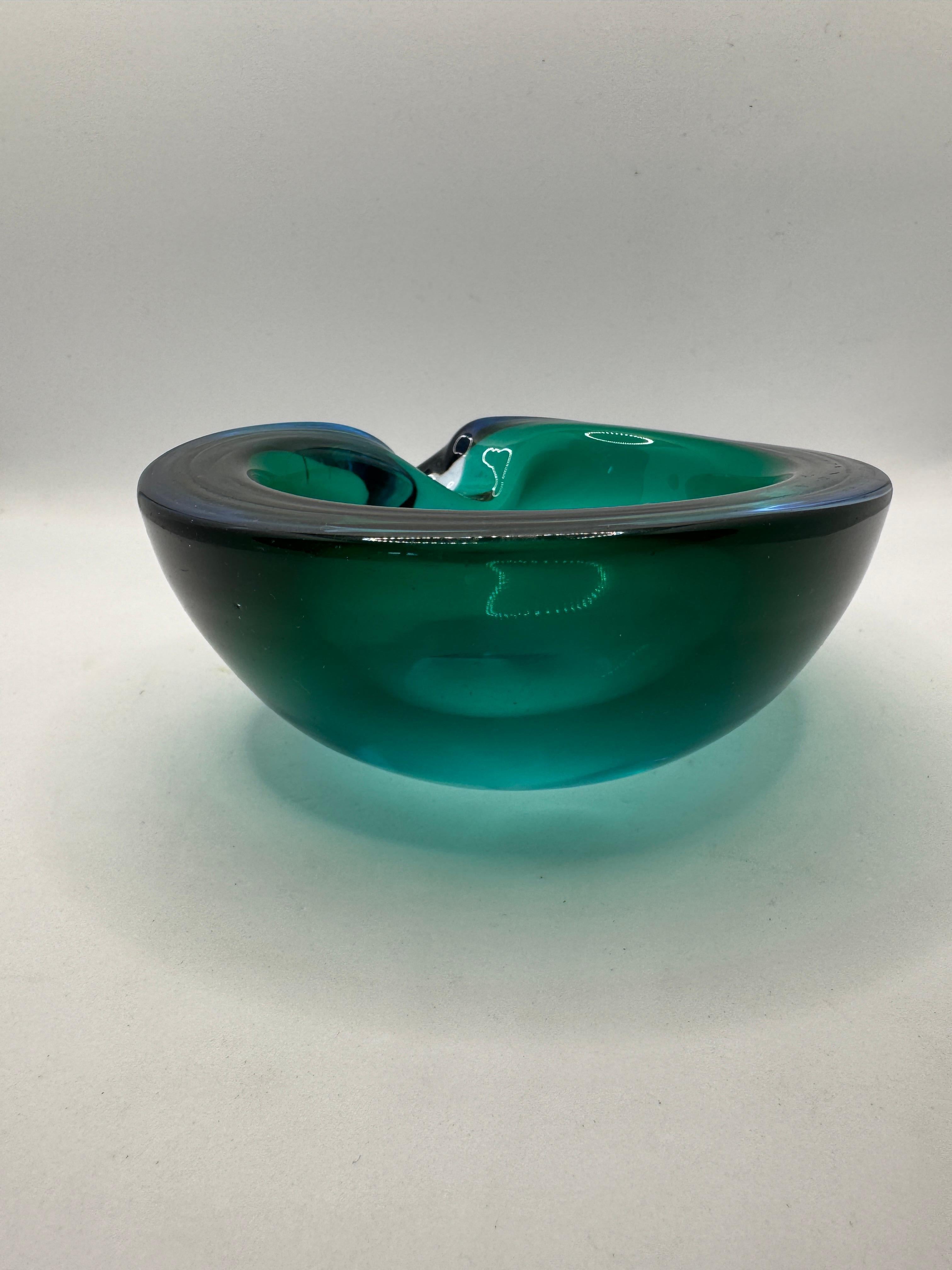 Cendrier en verre vert de Murano des années 1960/70 en vente 5