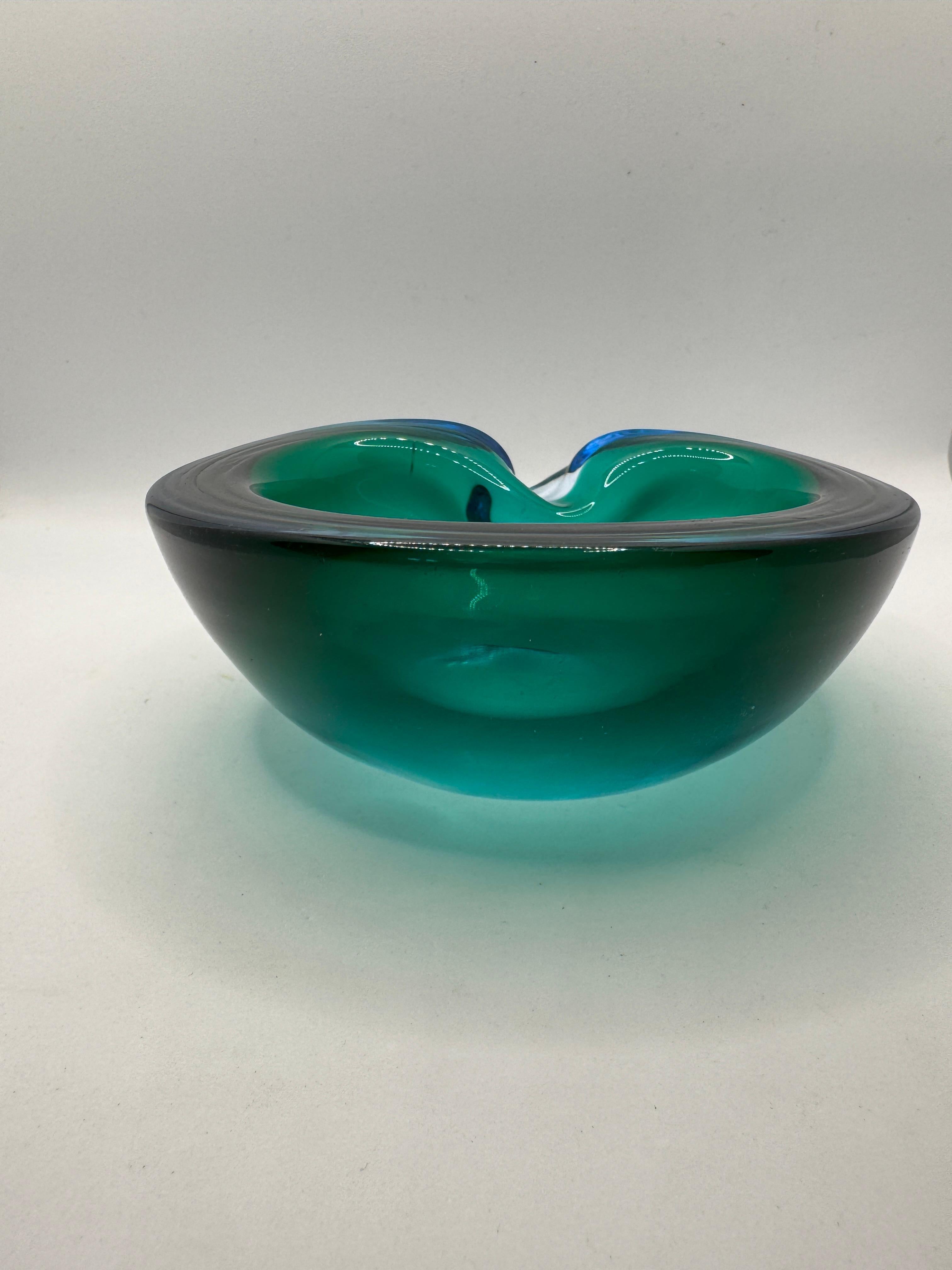 Cendrier en verre vert de Murano des années 1960/70 en vente 6