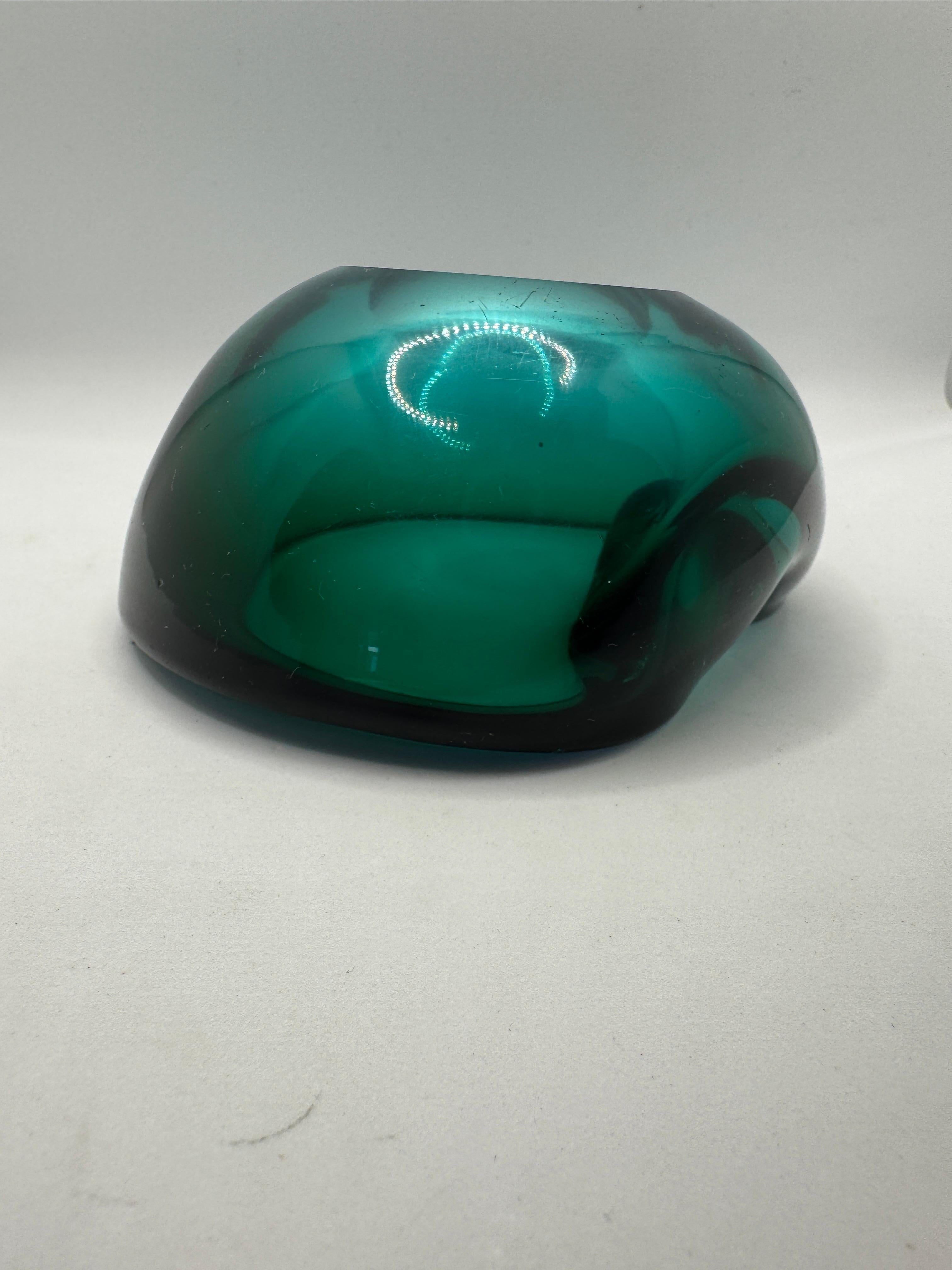 Cendrier en verre vert de Murano des années 1960/70 en vente 10