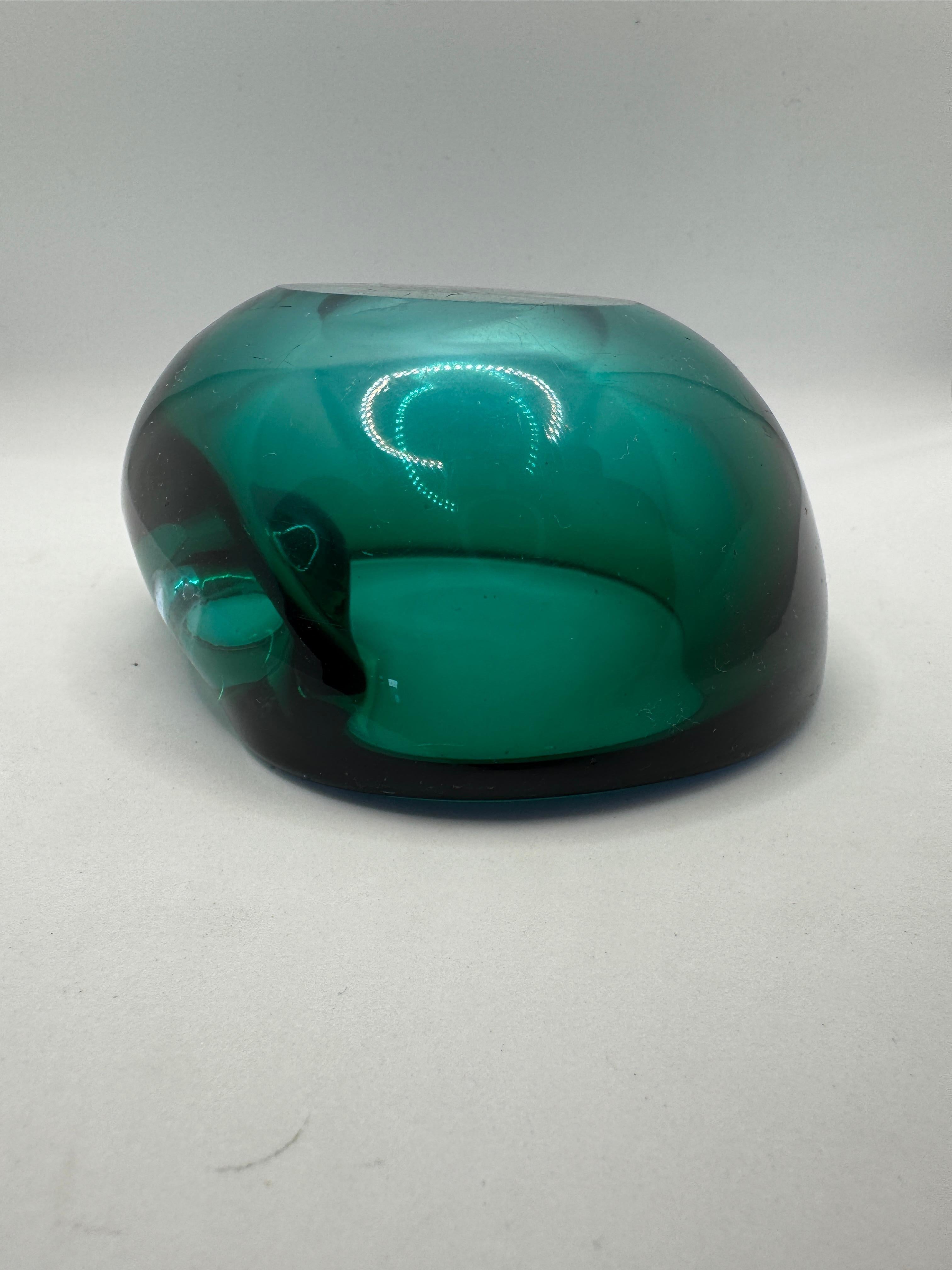 Cendrier en verre vert de Murano des années 1960/70 en vente 12