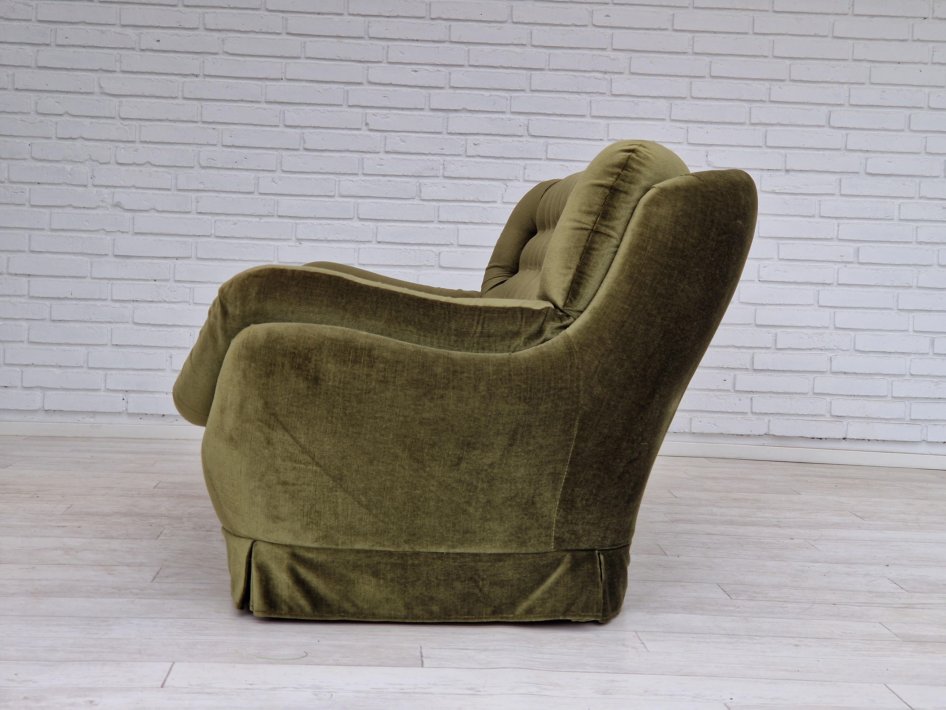 Mid-20th Century 1960-70s, Swedish design by Swedfurn, Slätta Möbler, 3 seater sofa, velour.