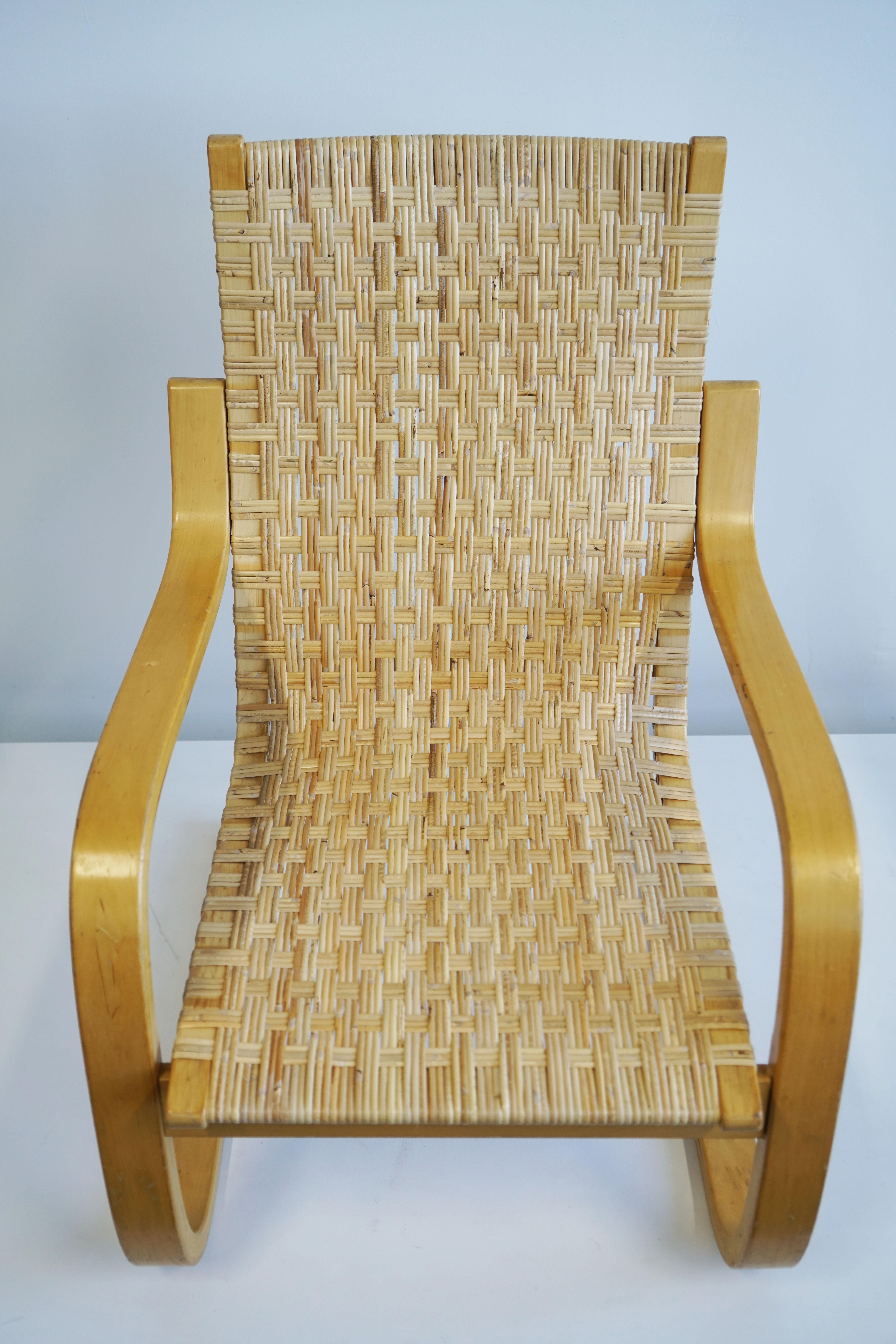 1960 Alvar Aalto Cantilever Chair Model 406 by Artek in Birch and Cane Webbing For Sale 1