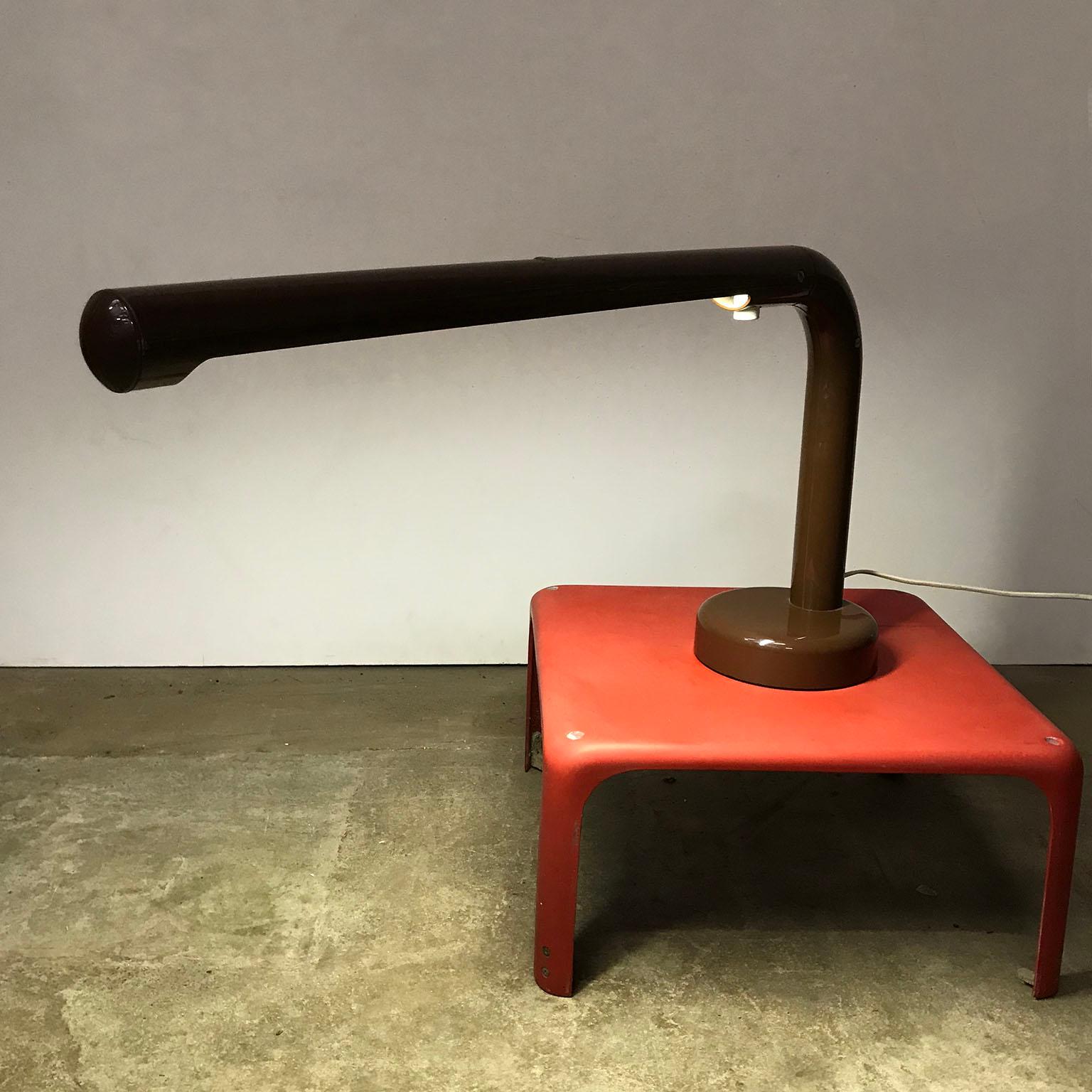 1960, Anders Pehrson for Atelje Lyktan, Sweden, Tube Desk Lamp in Brown Plastic For Sale 1