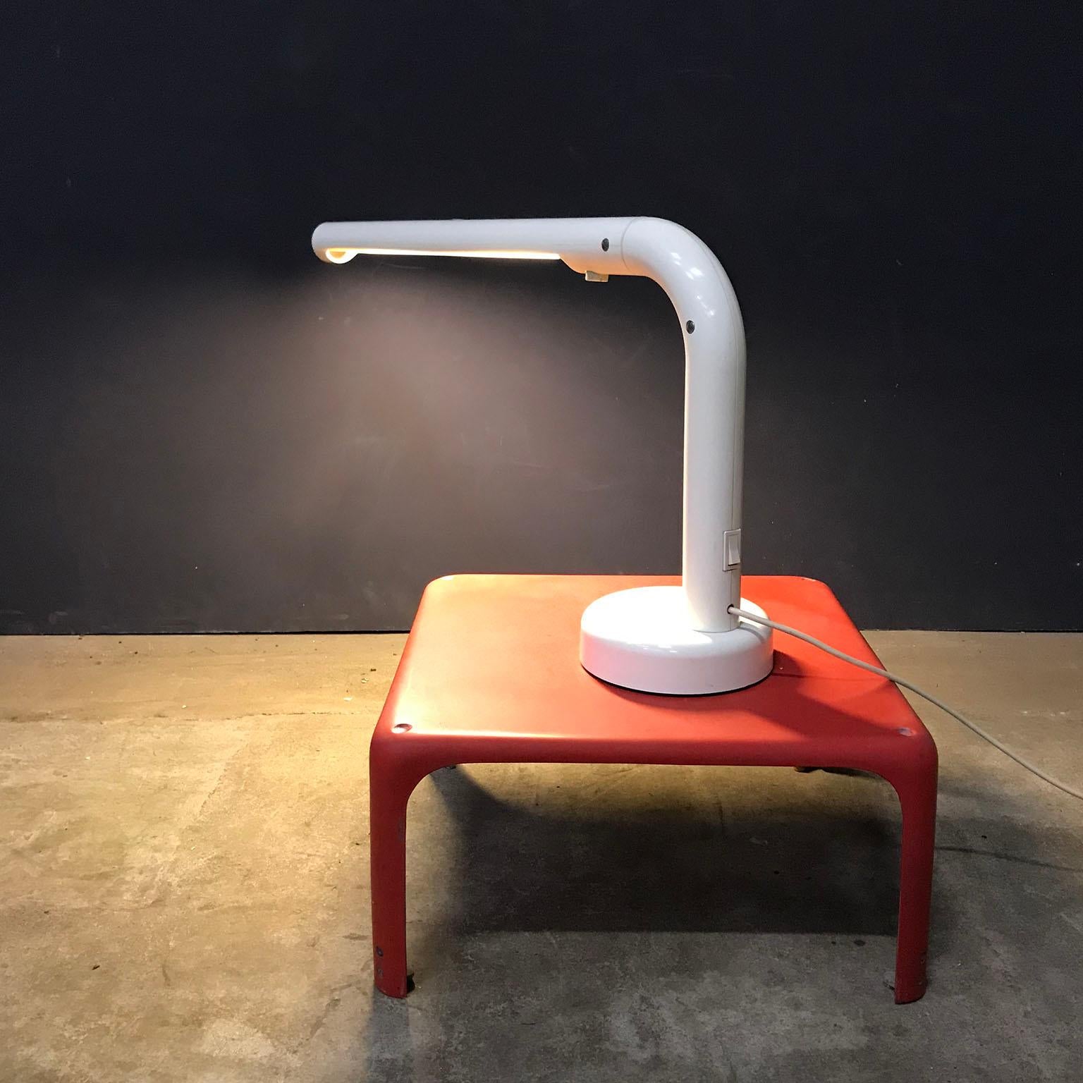 Plastique Anders Pehrson pour Atelje Lyktan, Suède, lampe de bureau tube en plastique blanc cassé, 1960 en vente