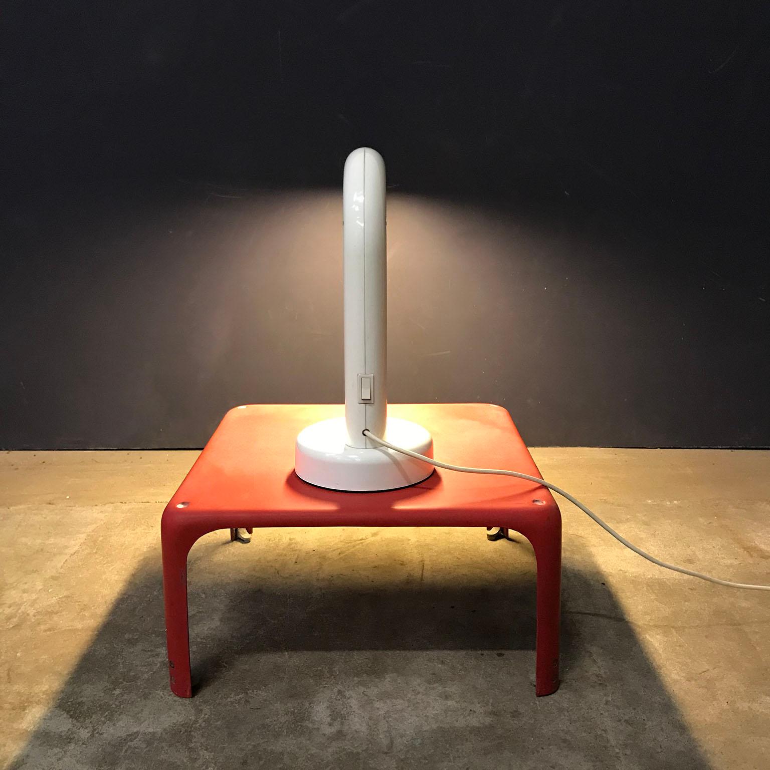 Anders Pehrson pour Atelje Lyktan, Suède, lampe de bureau tube en plastique blanc cassé, 1960 en vente 1