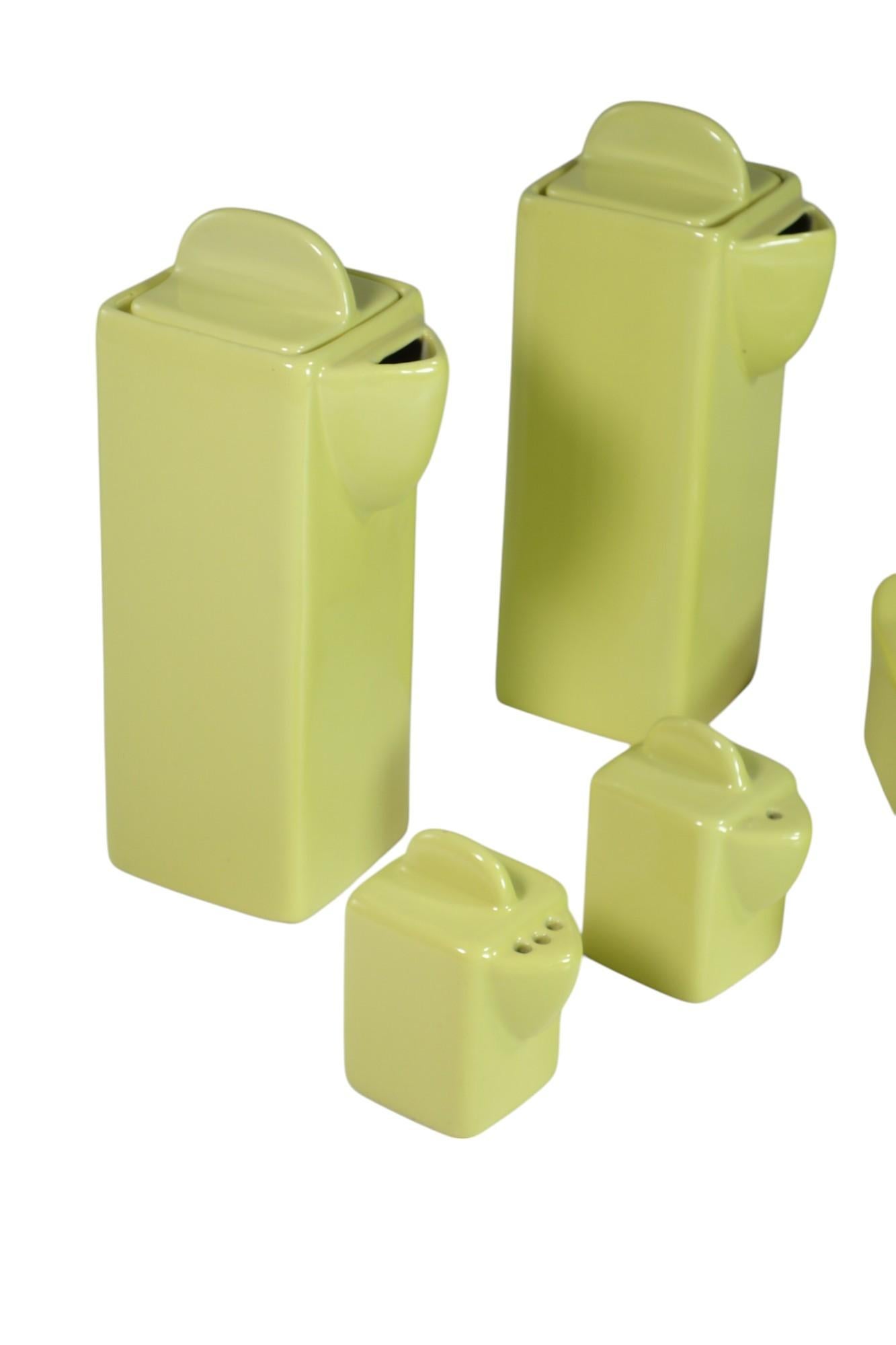 Milieu du XXe siècle 1960 Angelo Mangiarotti Brambilla Yellow Ceramic Set of Oil en vente