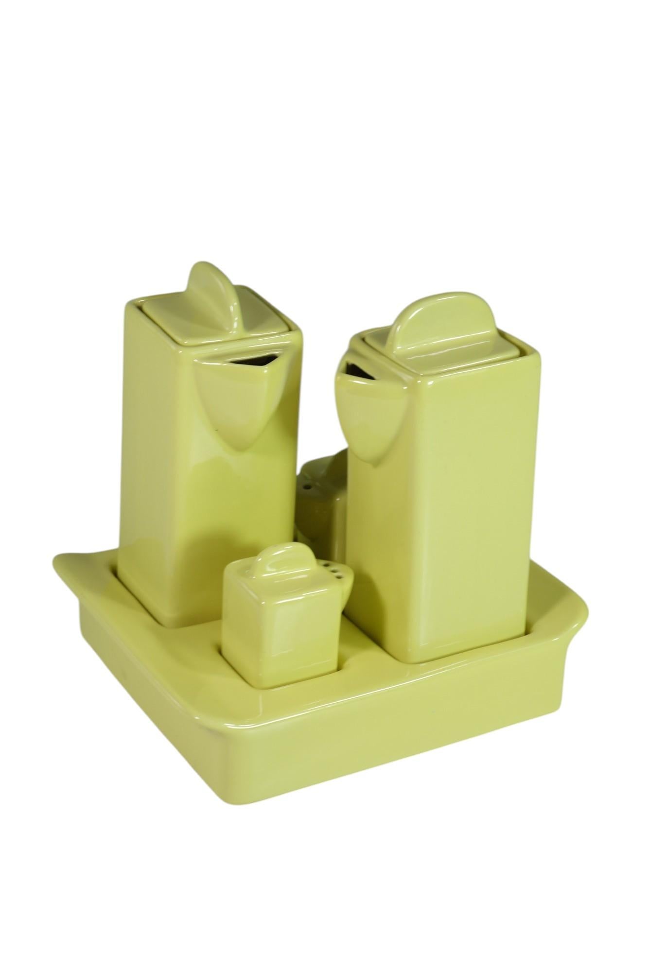1960 Angelo Mangiarotti Brambilla Yellow Ceramic Set of Oil en vente 1