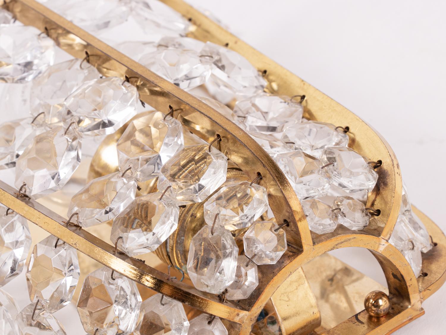 1960 Austria Bakalowits Pair of Wall Sconces Faceted Crystals & Brass In Good Condition For Sale In Niederdorfelden, Hessen