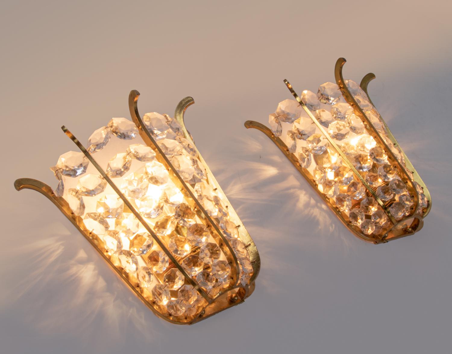 Mid-20th Century 1960 Austria Bakalowits Pair of Wall Sconces Faceted Crystals & Brass For Sale