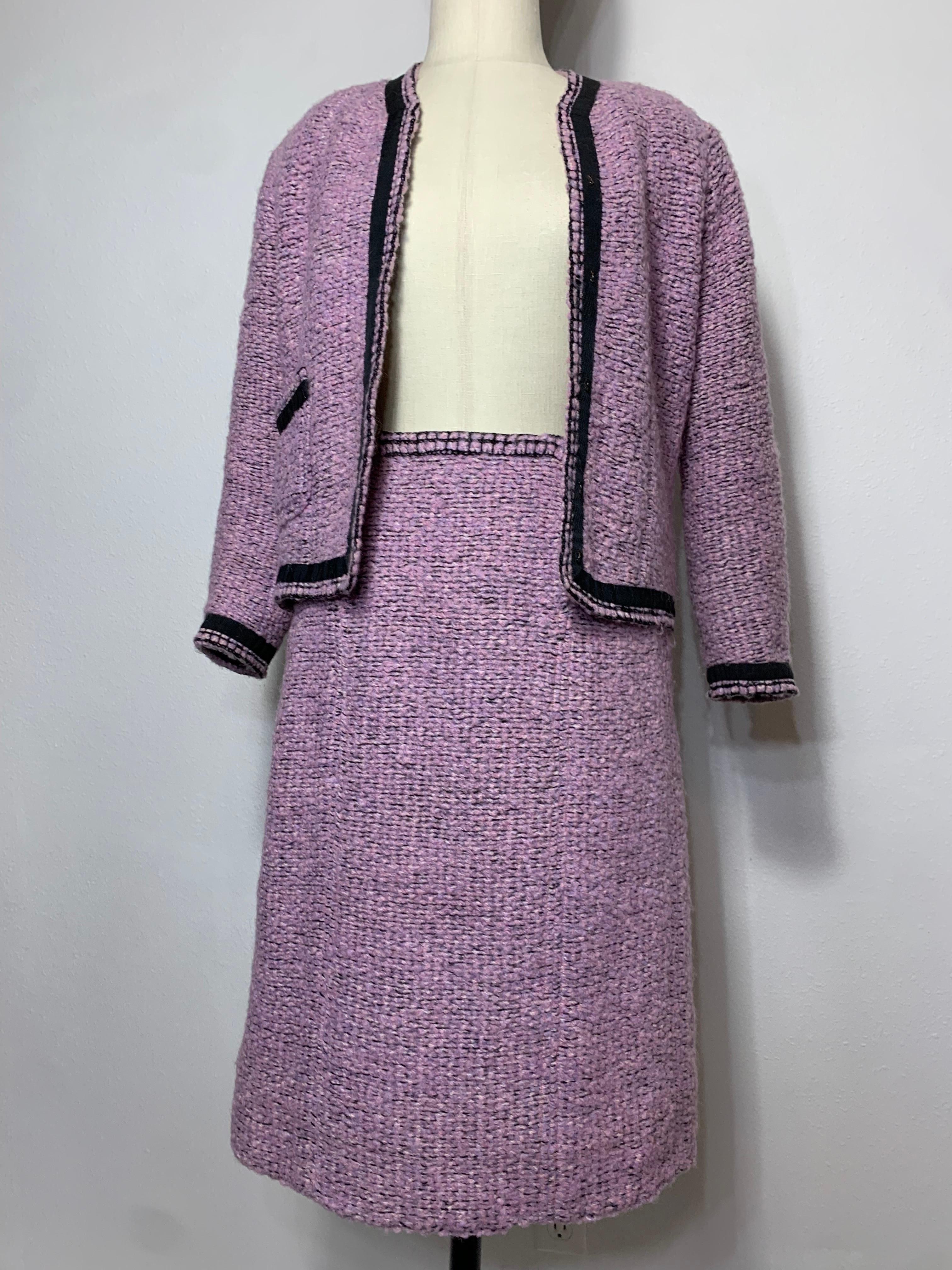 Tailleur jupe en tweed lavande documenté Chanel Haute Couture automne/hiver 1960  en vente 8