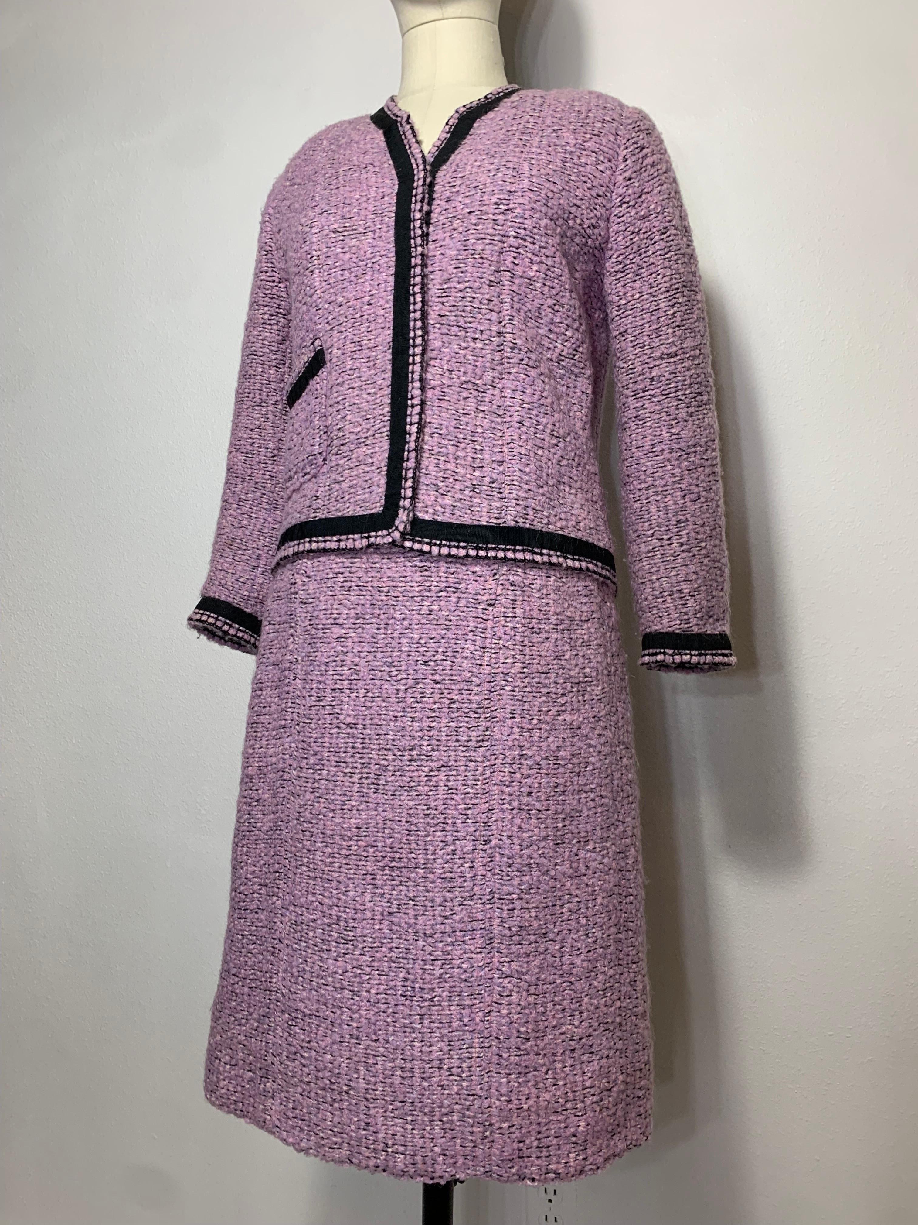 1960 Autumn/Winter Chanel Haute Couture Documented Lavender Tweed Skirt Suit  In Excellent Condition For Sale In Gresham, OR