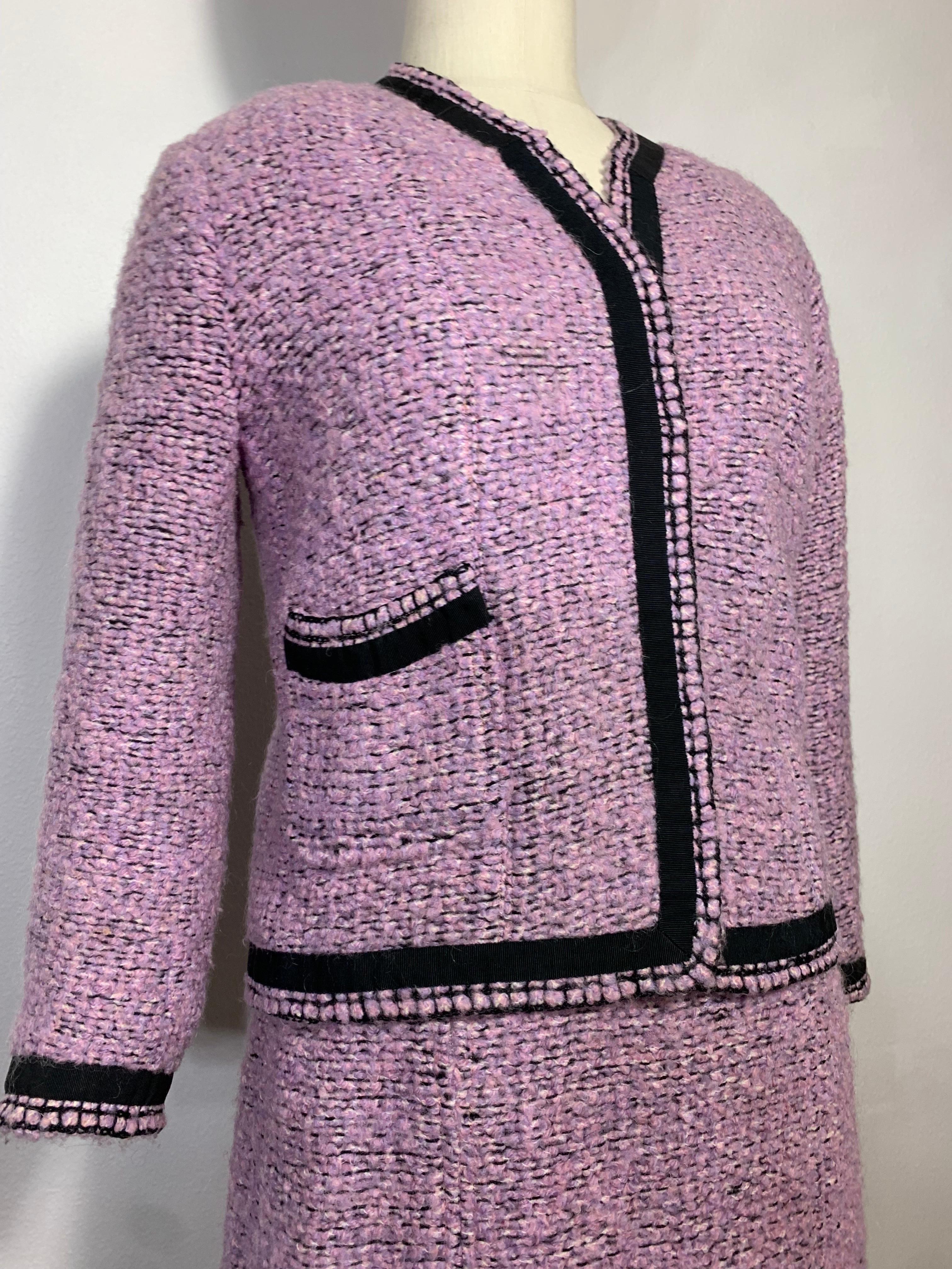 Women's 1960 Autumn/Winter Chanel Haute Couture Documented Lavender Tweed Skirt Suit  For Sale
