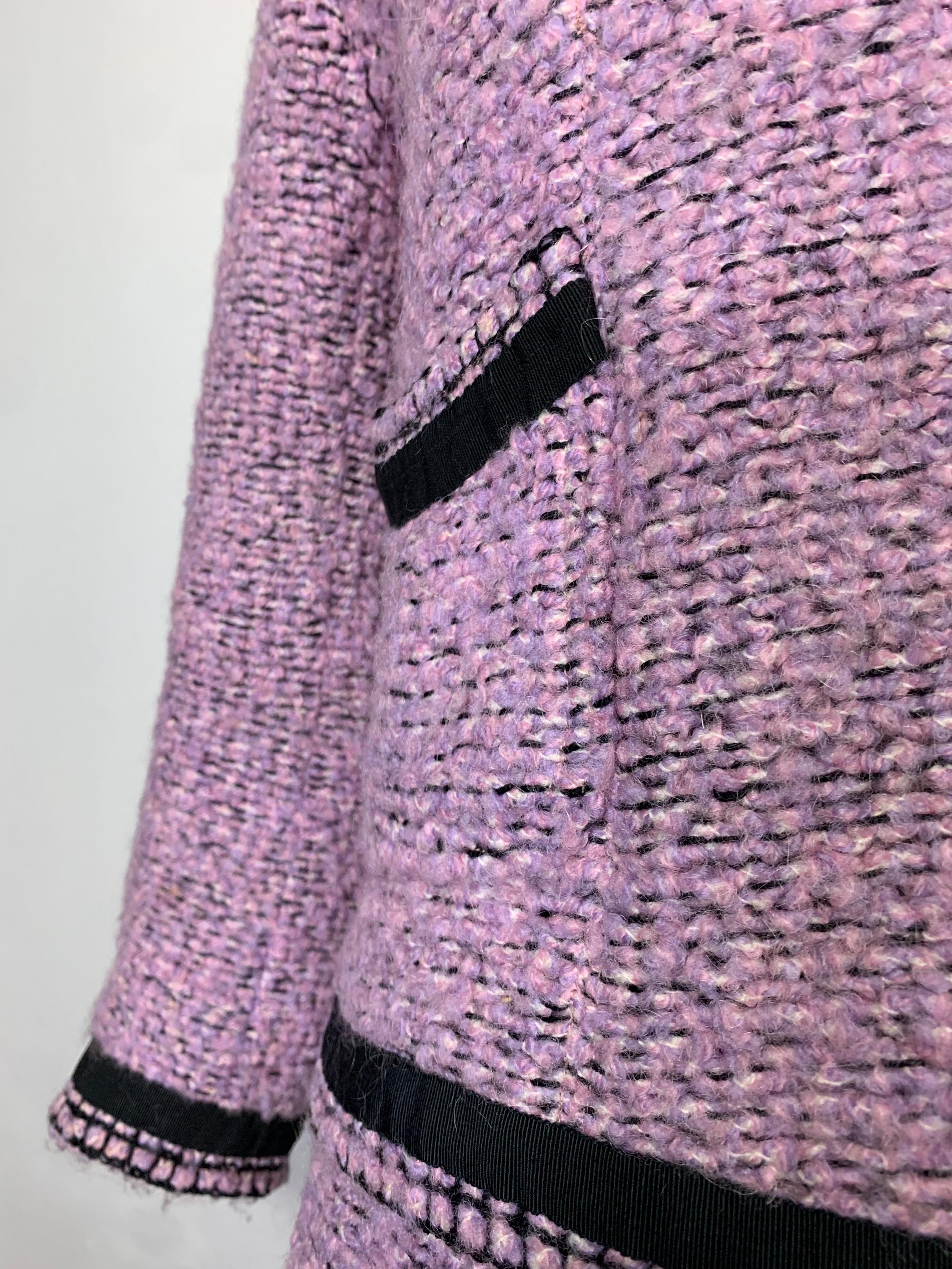 1960 Autumn/Winter Chanel Haute Couture Documented Lavender Tweed Skirt Suit  For Sale 4