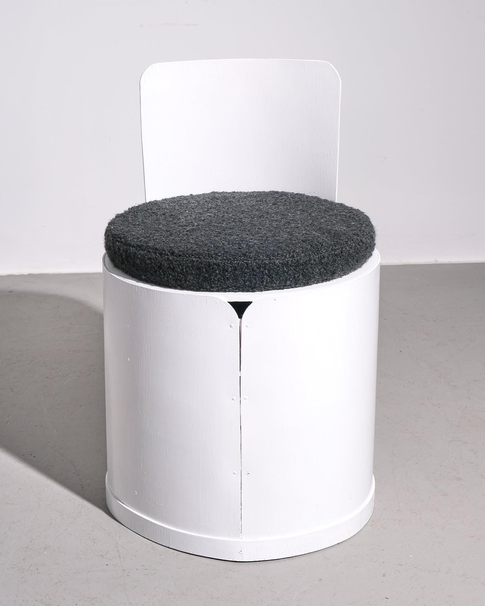 1960 Bernard Holdaway Set of Six Tomotom Chairs in White For Sale 3