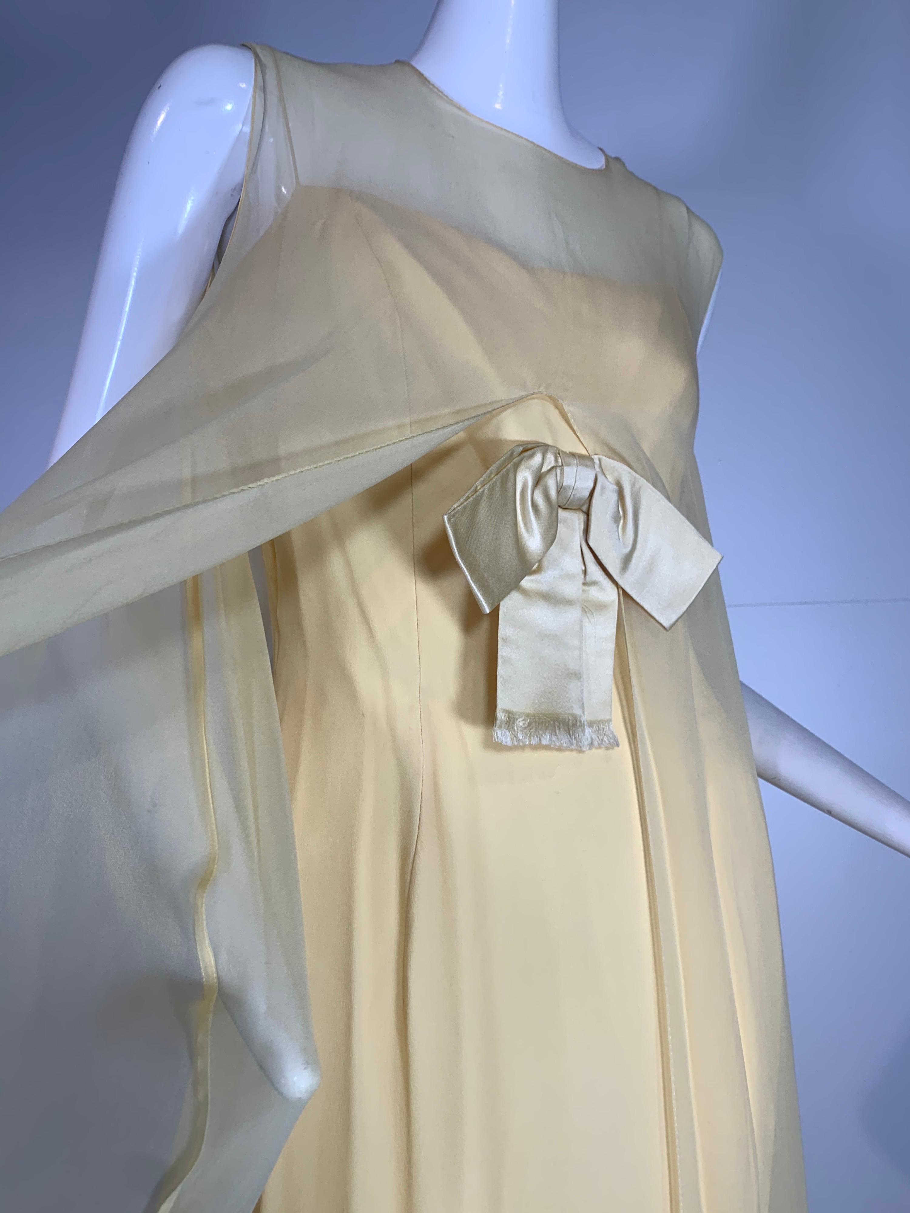 1960 Bonwit Teller Pale Yellow Silk Chiffon Column & Overlay Gown  In Excellent Condition For Sale In Gresham, OR