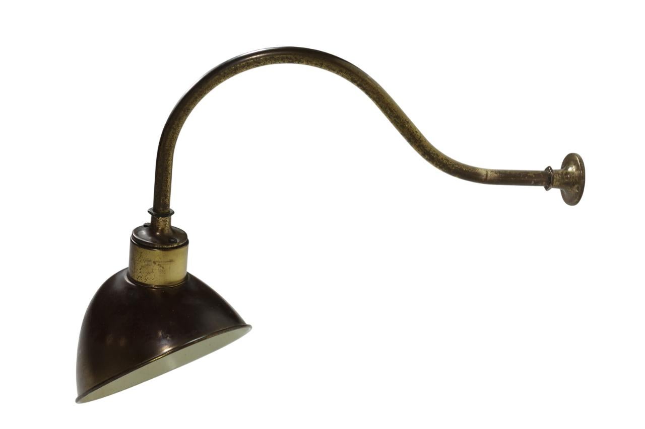 Wandleuchte aus Messing im Azucena-Stil im italienischen Design, 1960 (Moderne der Mitte des Jahrhunderts) im Angebot