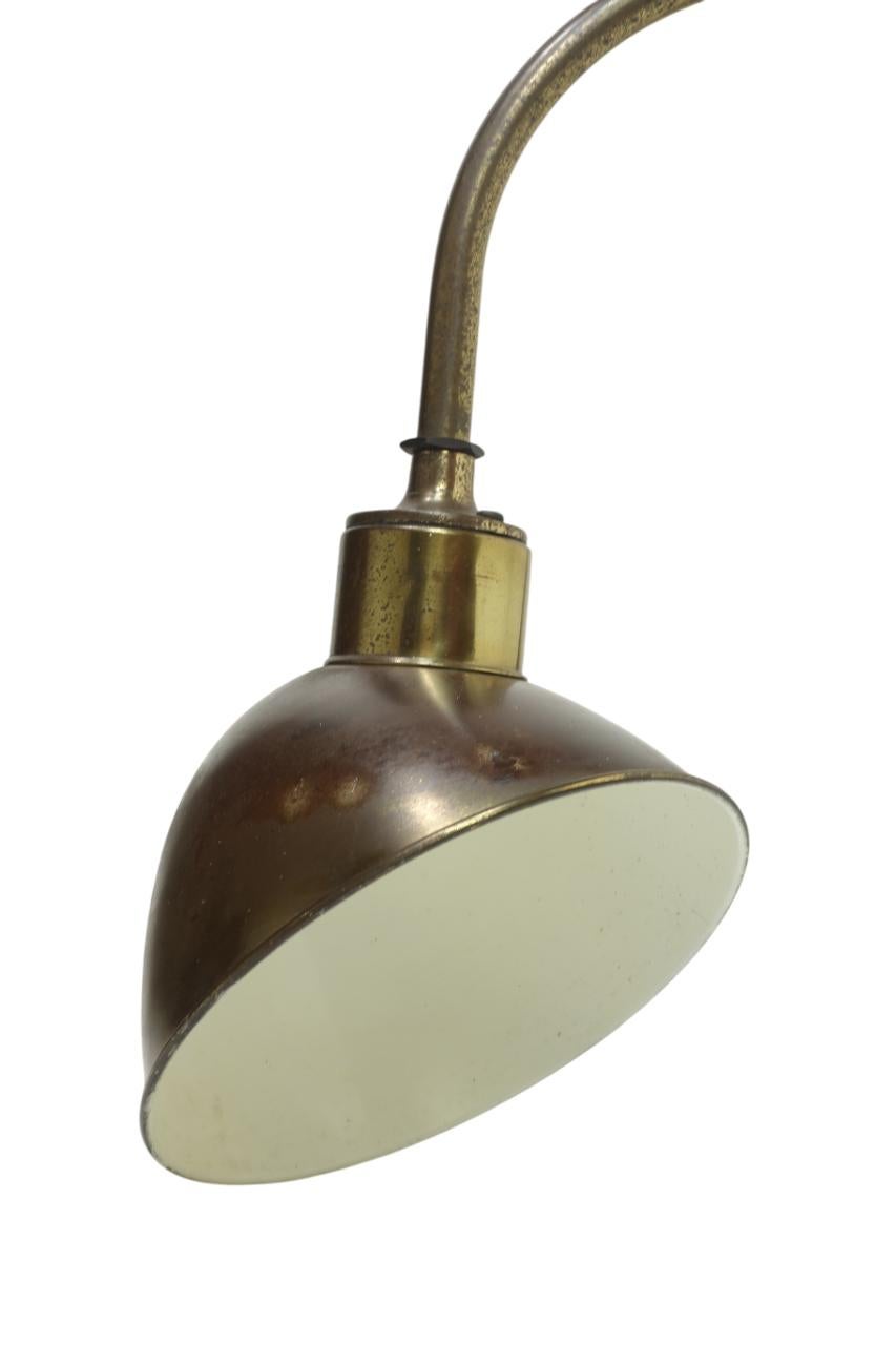 Wandleuchte aus Messing im Azucena-Stil im italienischen Design, 1960 im Zustand „Gut“ im Angebot in Brescia, IT